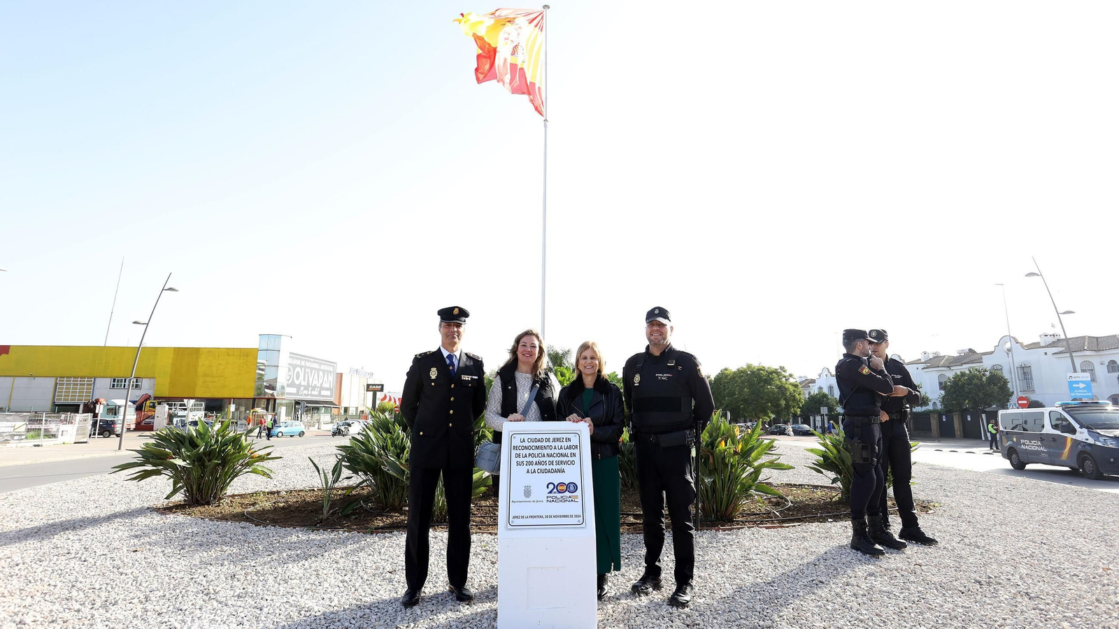 Imágenes de la inauguración de la rotonda de la Policía Nacional en Jerez