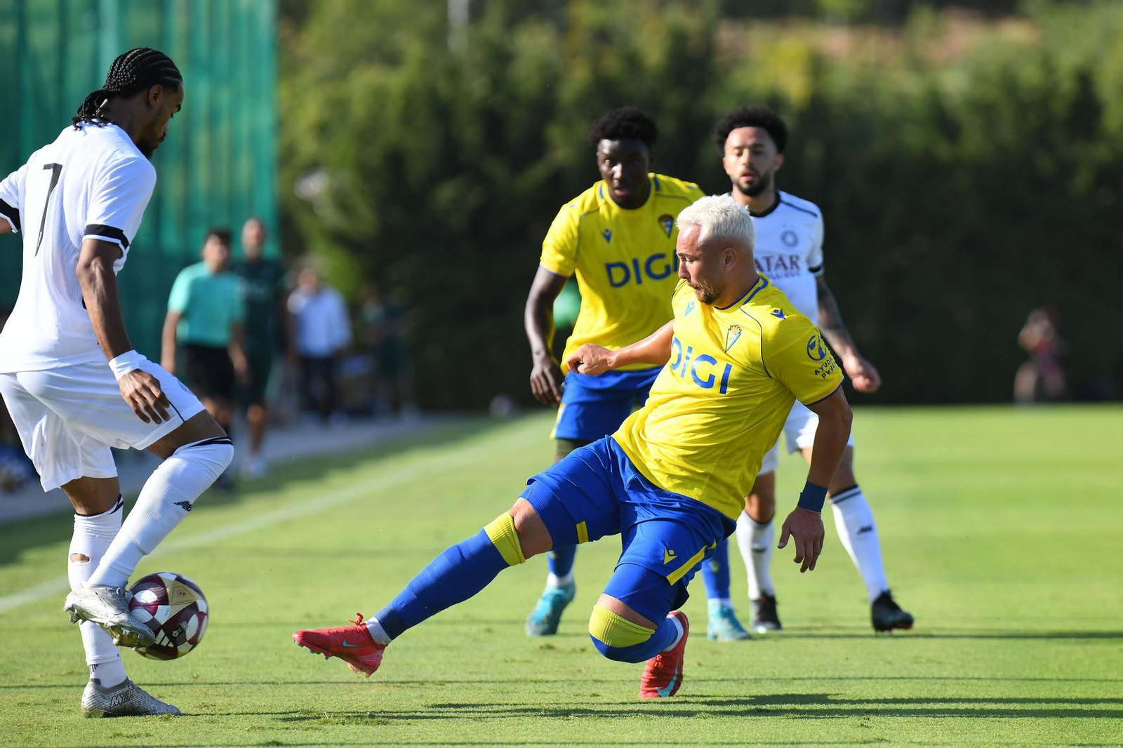 Ontiveros en el partido contra el Al-Sadd.