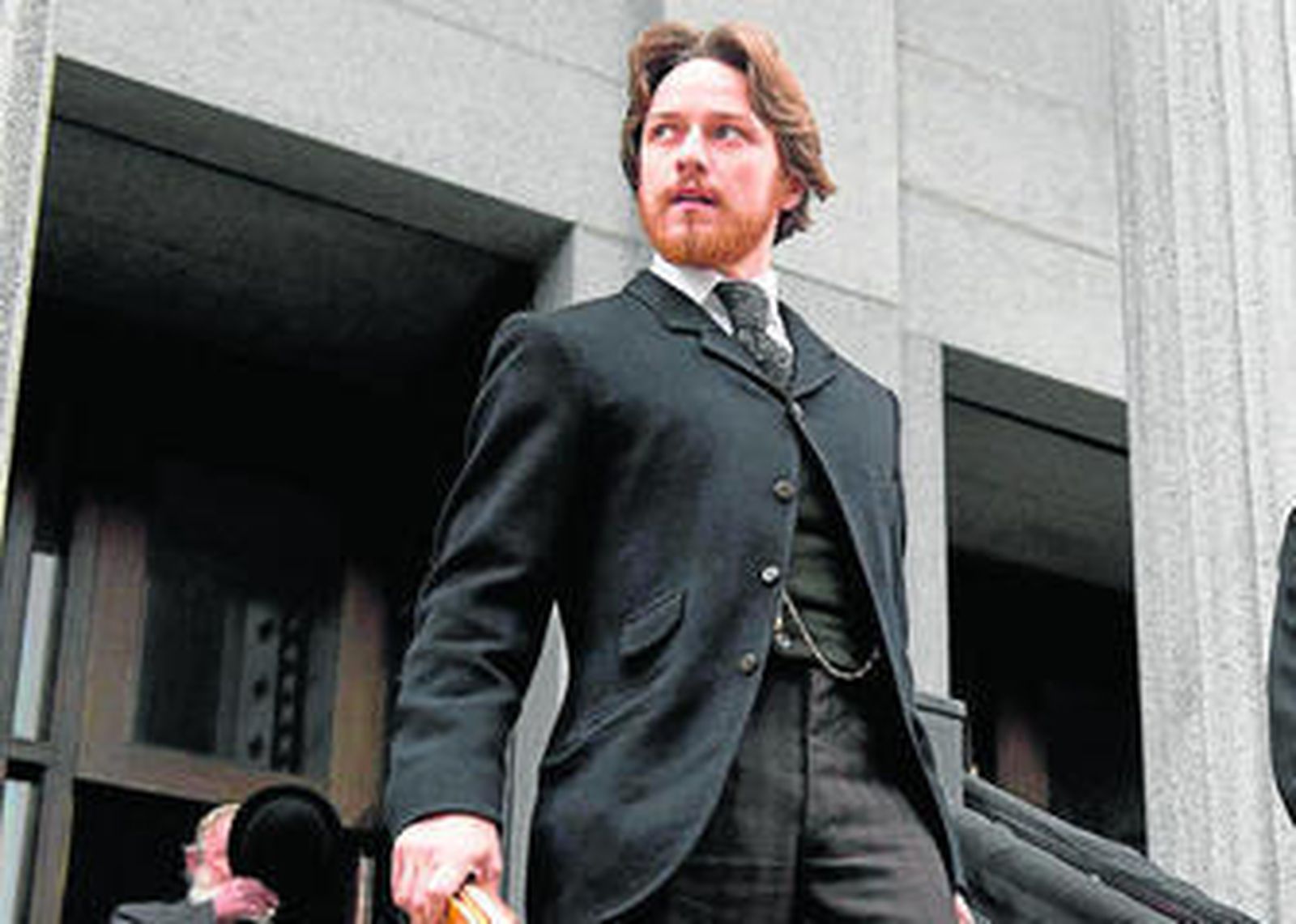 El actor James McAvoy, que interpreta al abogado de Mary Surratt, durante una de las escenas de 'La conspiración'.