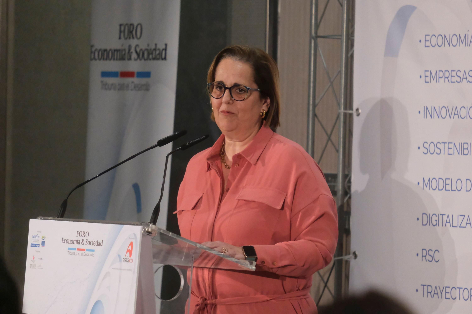 El foro Economía y Sociedad de Asfaco con el alcalde de Córdoba, en imágenes