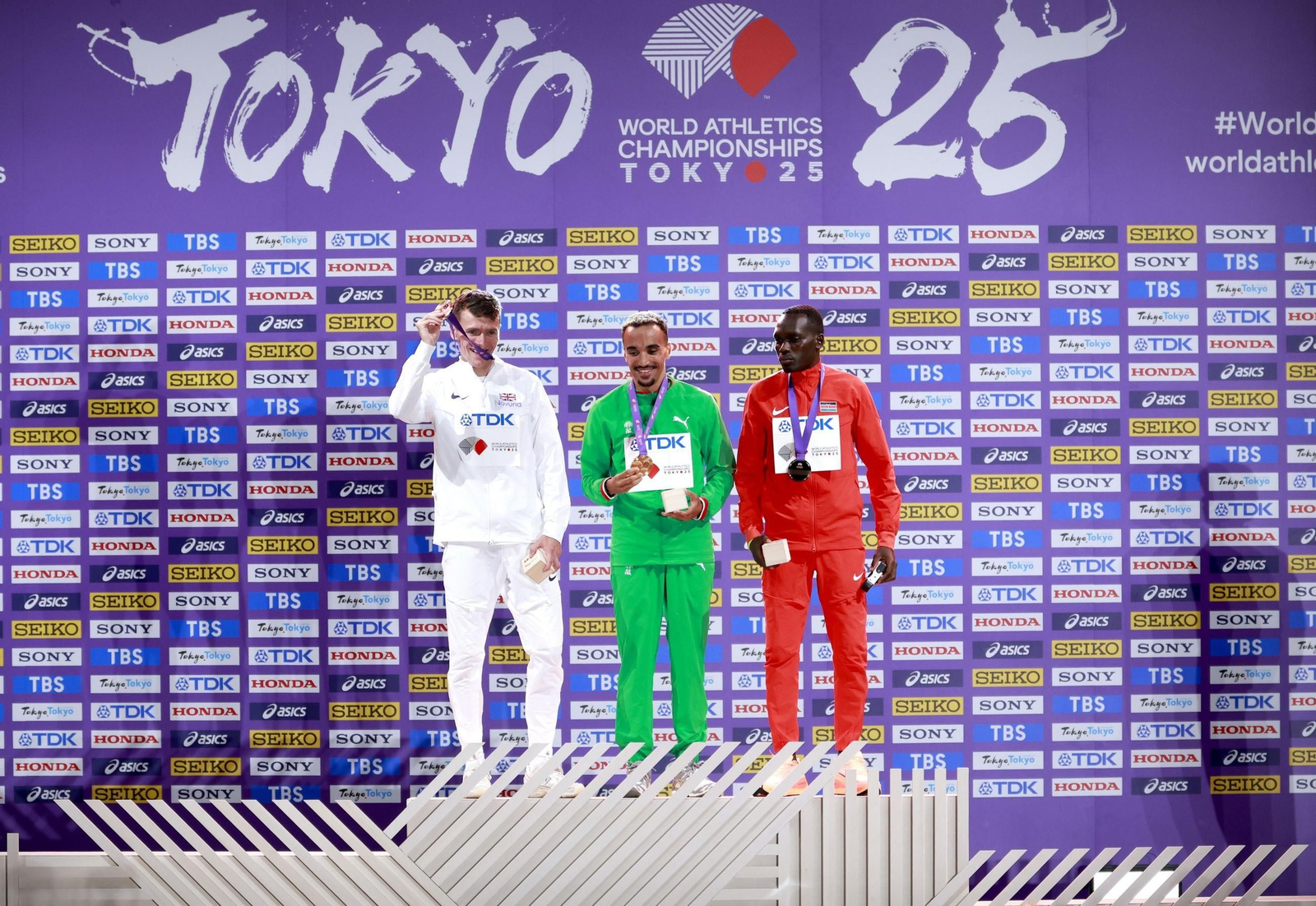 Las fotos del prometedor triunfo de Attaoui y del resto de la jornada del Mundial de Atletismo