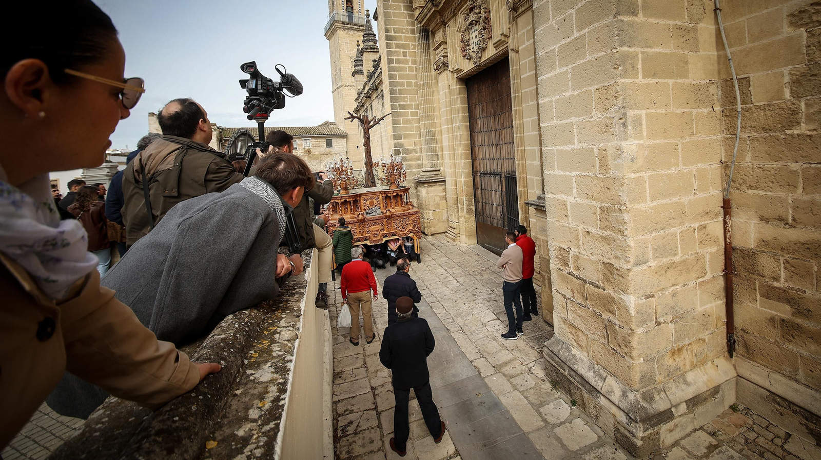 La Mortaja prueba su paso por el entorno de la Catedral