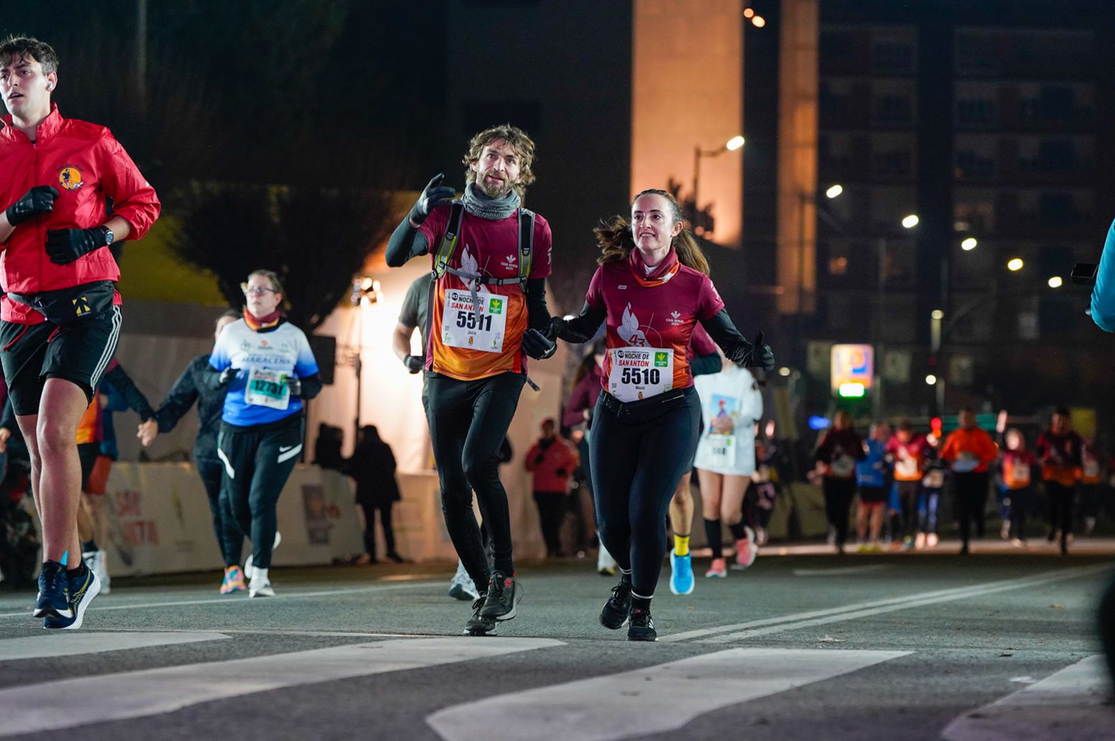 En imágenes: búscate en tu llegada a meta de la Carrera de San Antón 2026 (4)