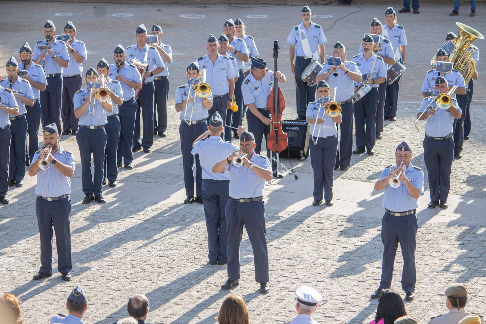 Las bandas de música se lucen antes del Día de las Fuerzas Armadas en Granada
