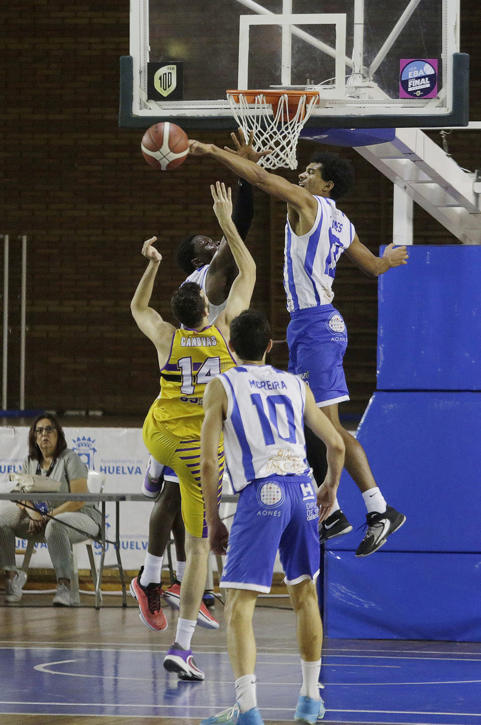Imágenes del UE Mataró-Huelva Comercio en el Andrés Estrada