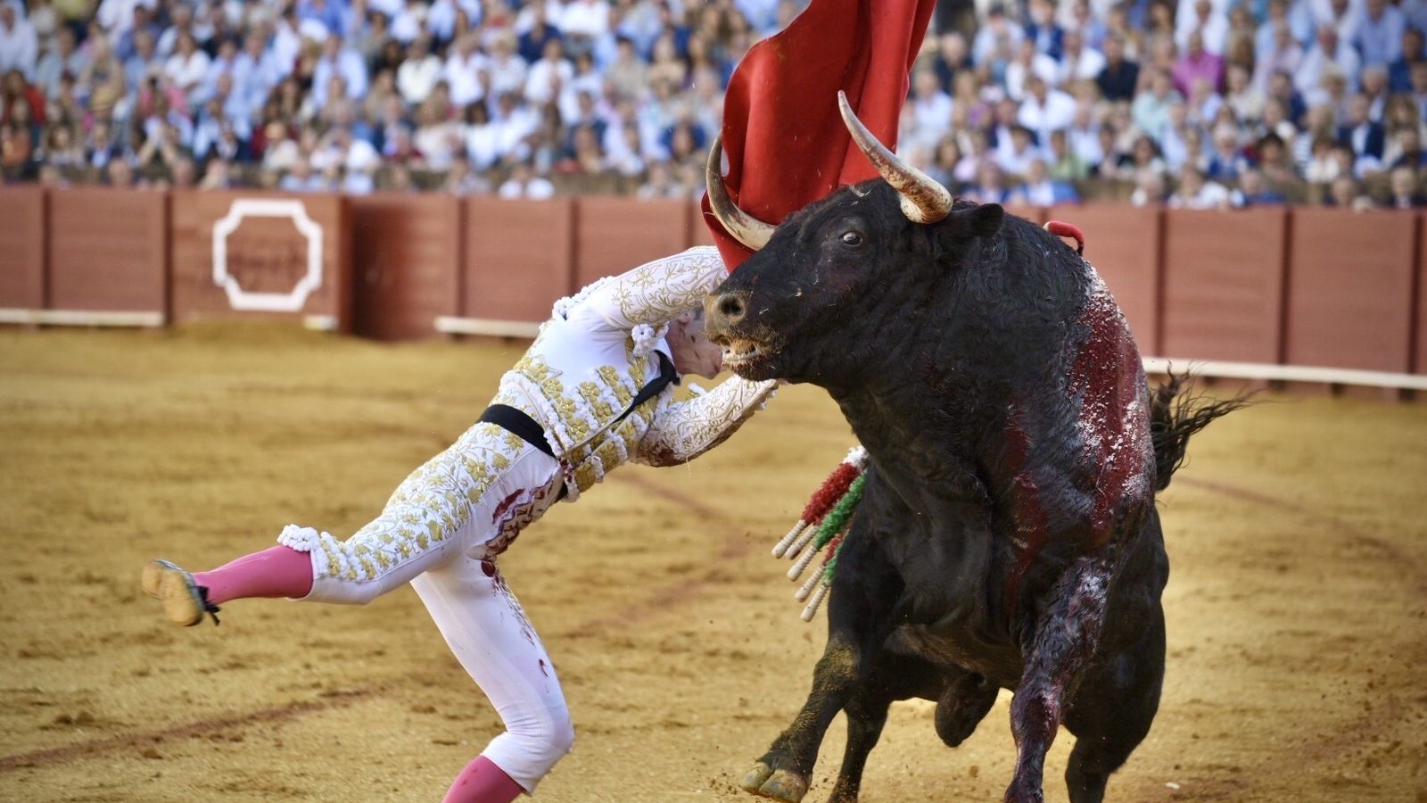 Calerito entra a matar en el primero.