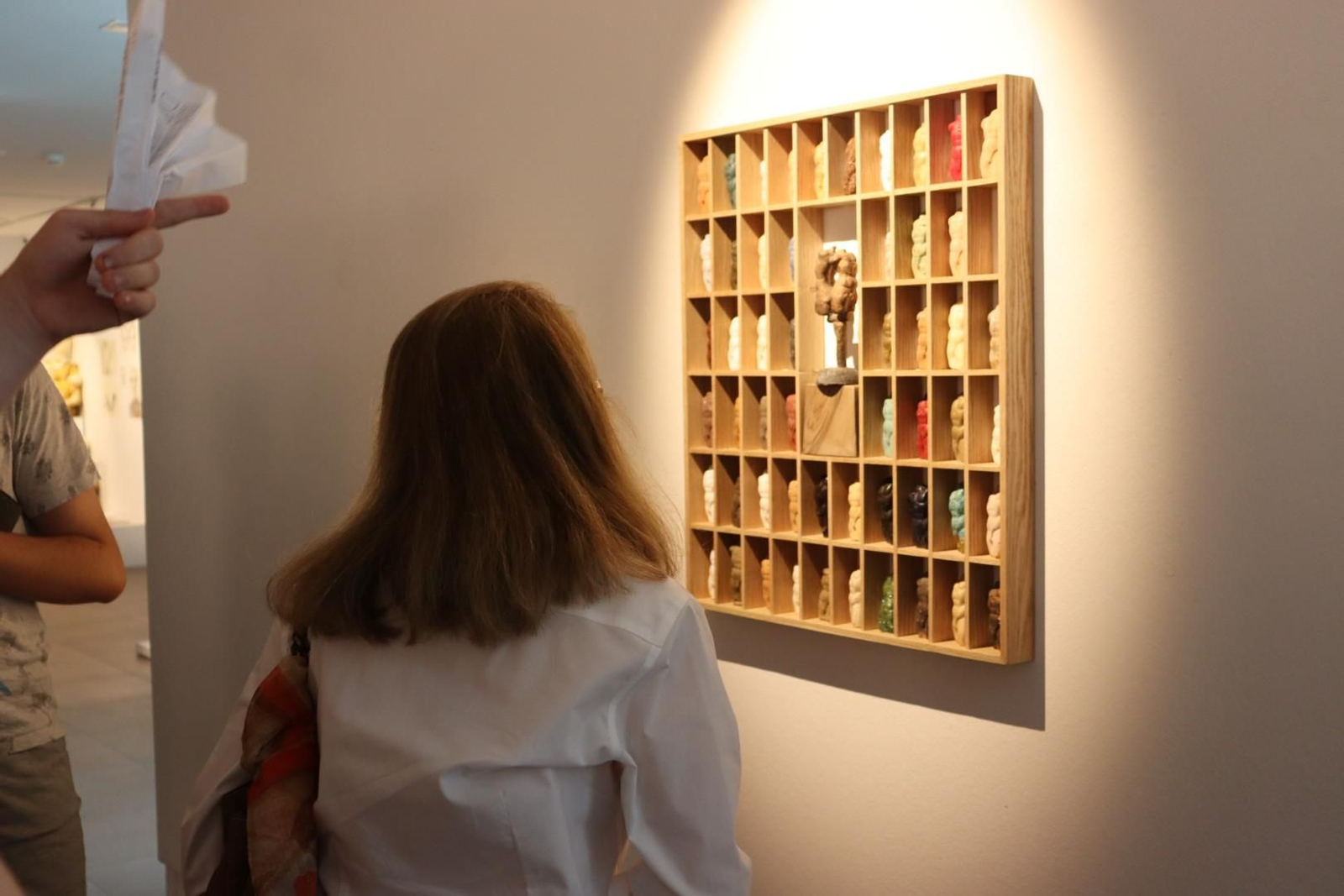 Los alumnos de las escuelas Mateo Inurria y Dionisio Ortiz exponen sus obras, en imágenes