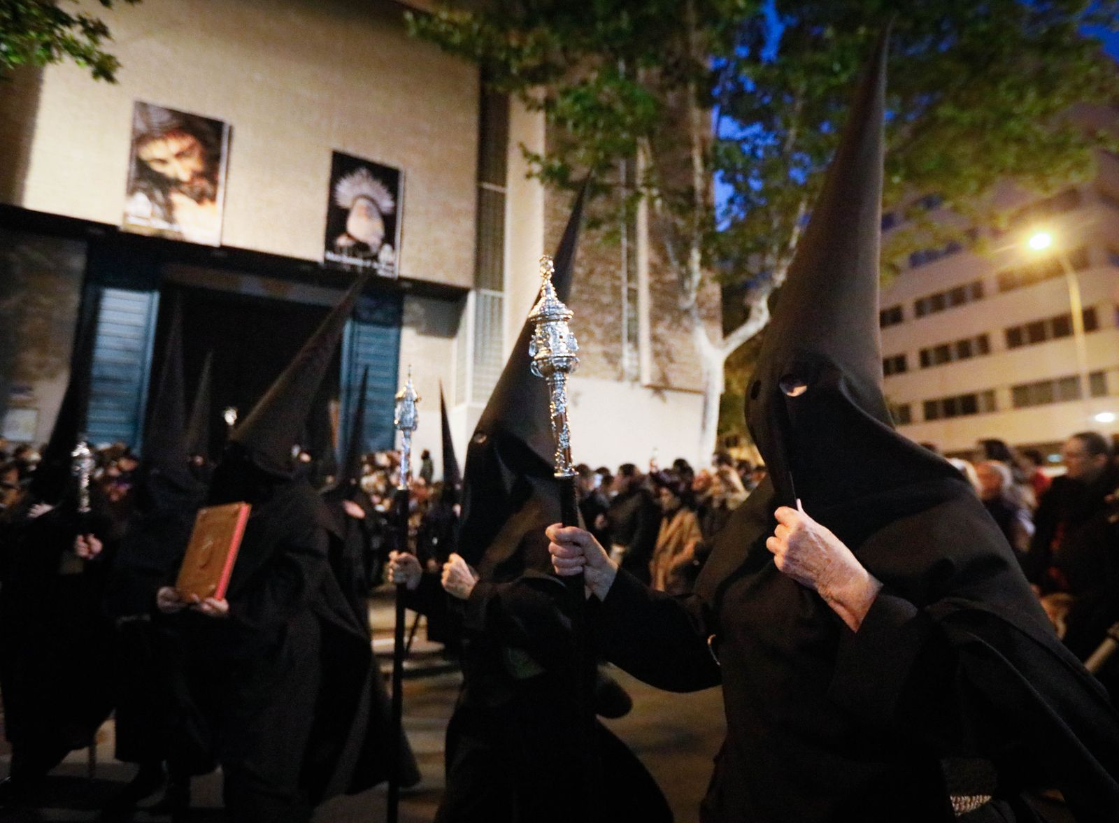 La procesión de La Caridad de Almería, en imágenes