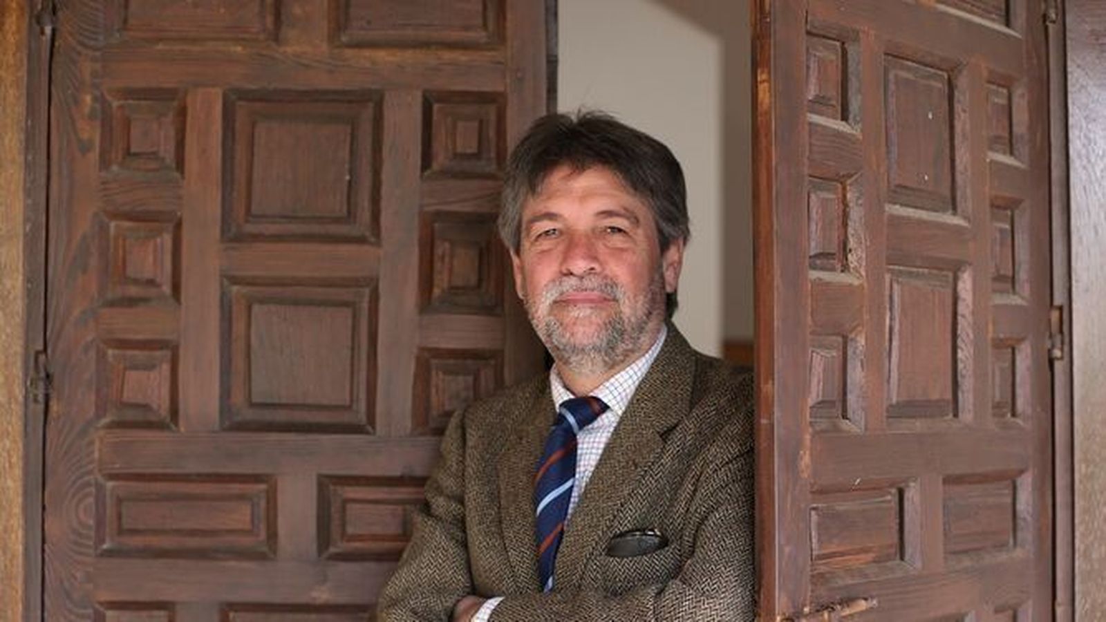 José Daniel M. Serrallé (Sevilla, 1959) en la sede de la Casa de los Poetas y las Letras.