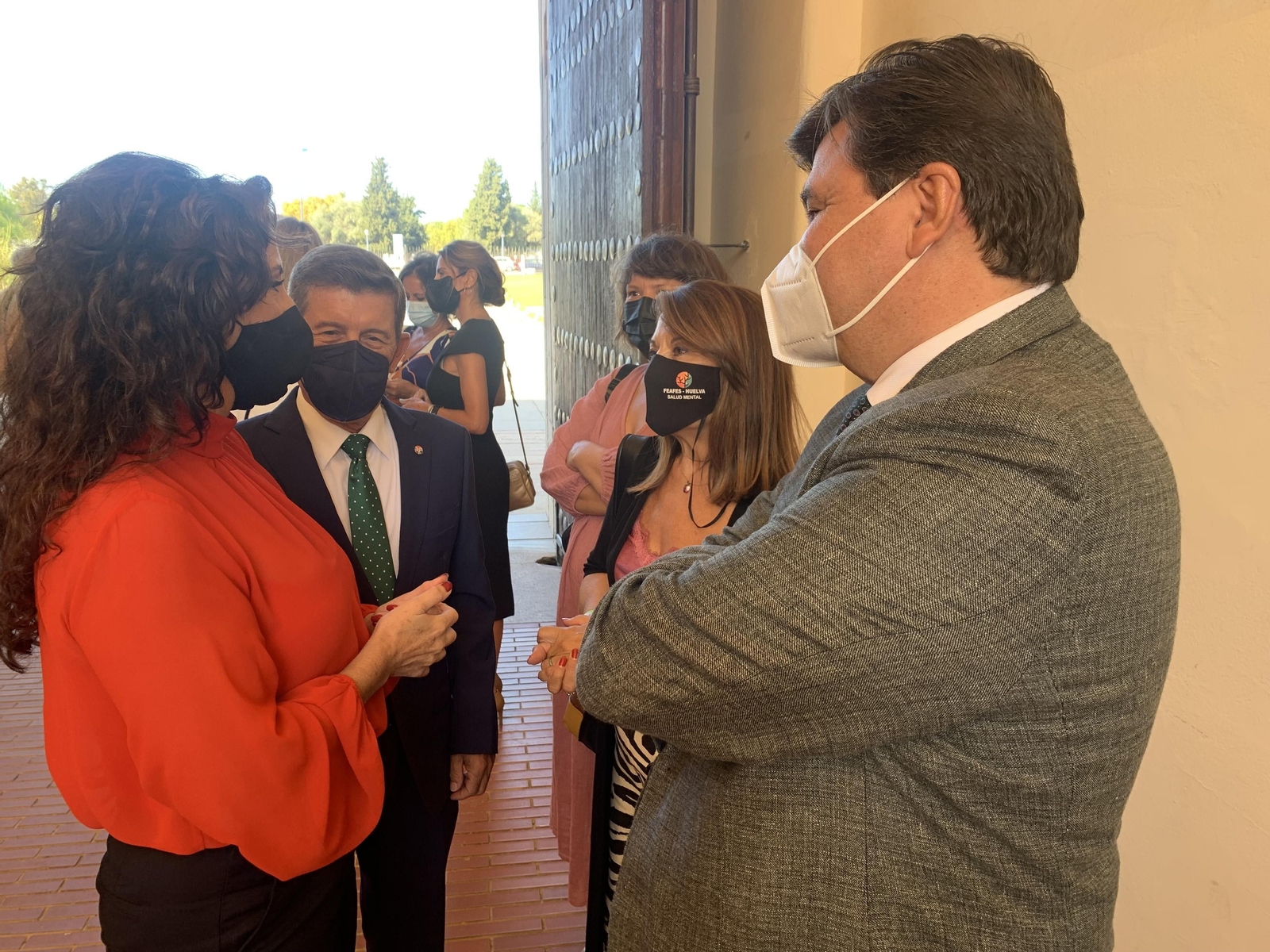 La consejera de Igualdad, Rocío Ruiz, y el alcalde de Huelva, Gabriel Cruz.