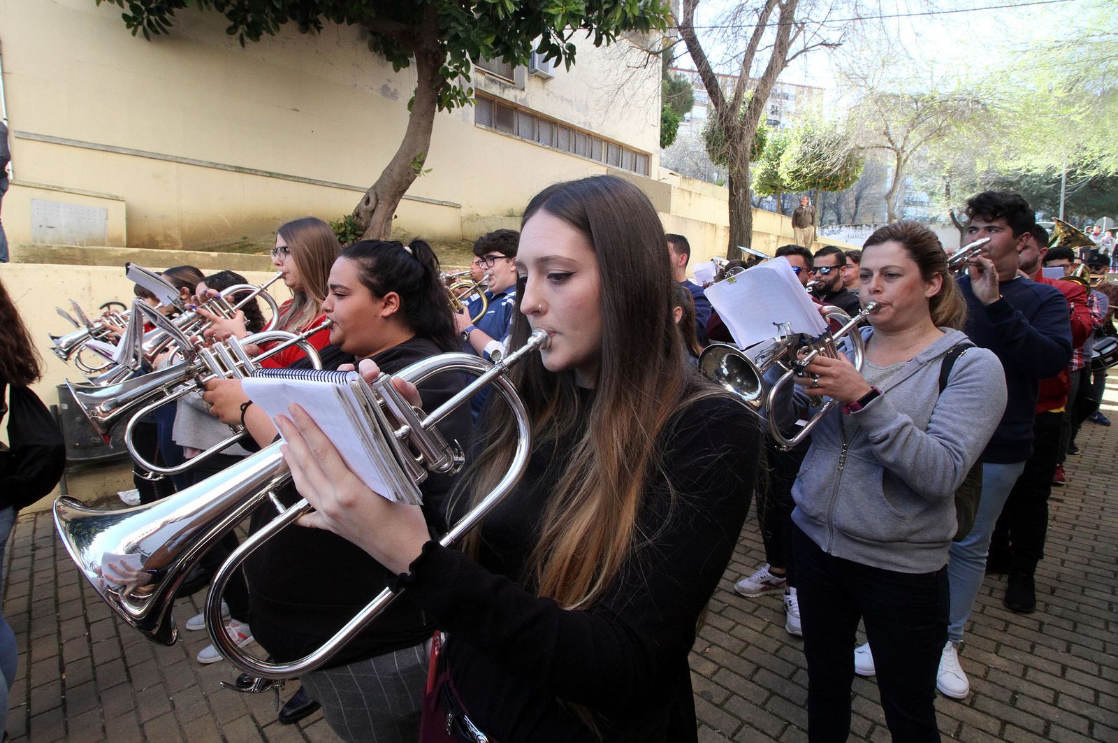Ensayo solidario de la Hdad del Perdón, en imágenes