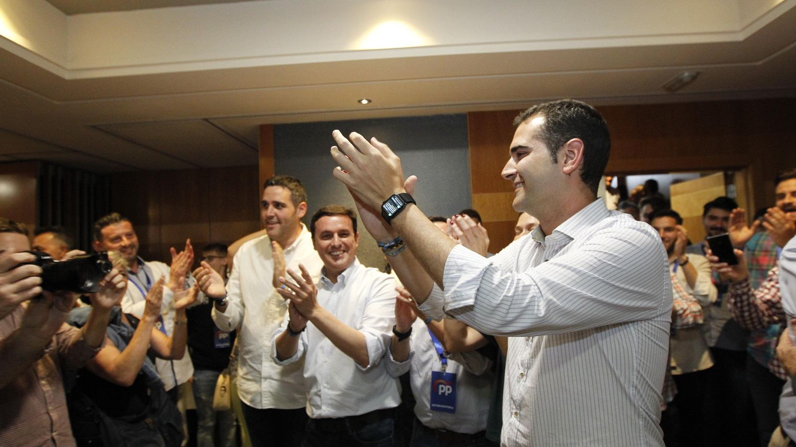 Fernández-Pacheco celebra sus 13 concejales.