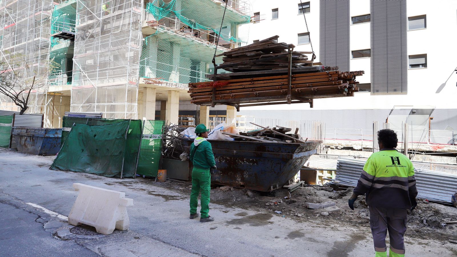 La construcción sufre un fuerte incremento de sus contratos en Huelva.