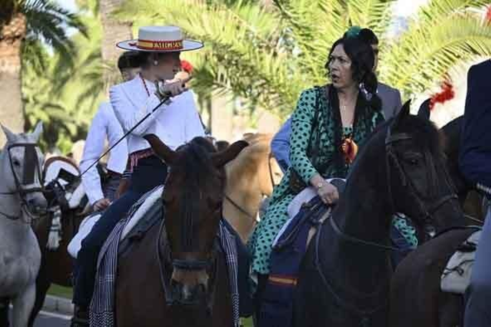 Las mejores imágenes de los peregrinos en la salida de Emigrantes