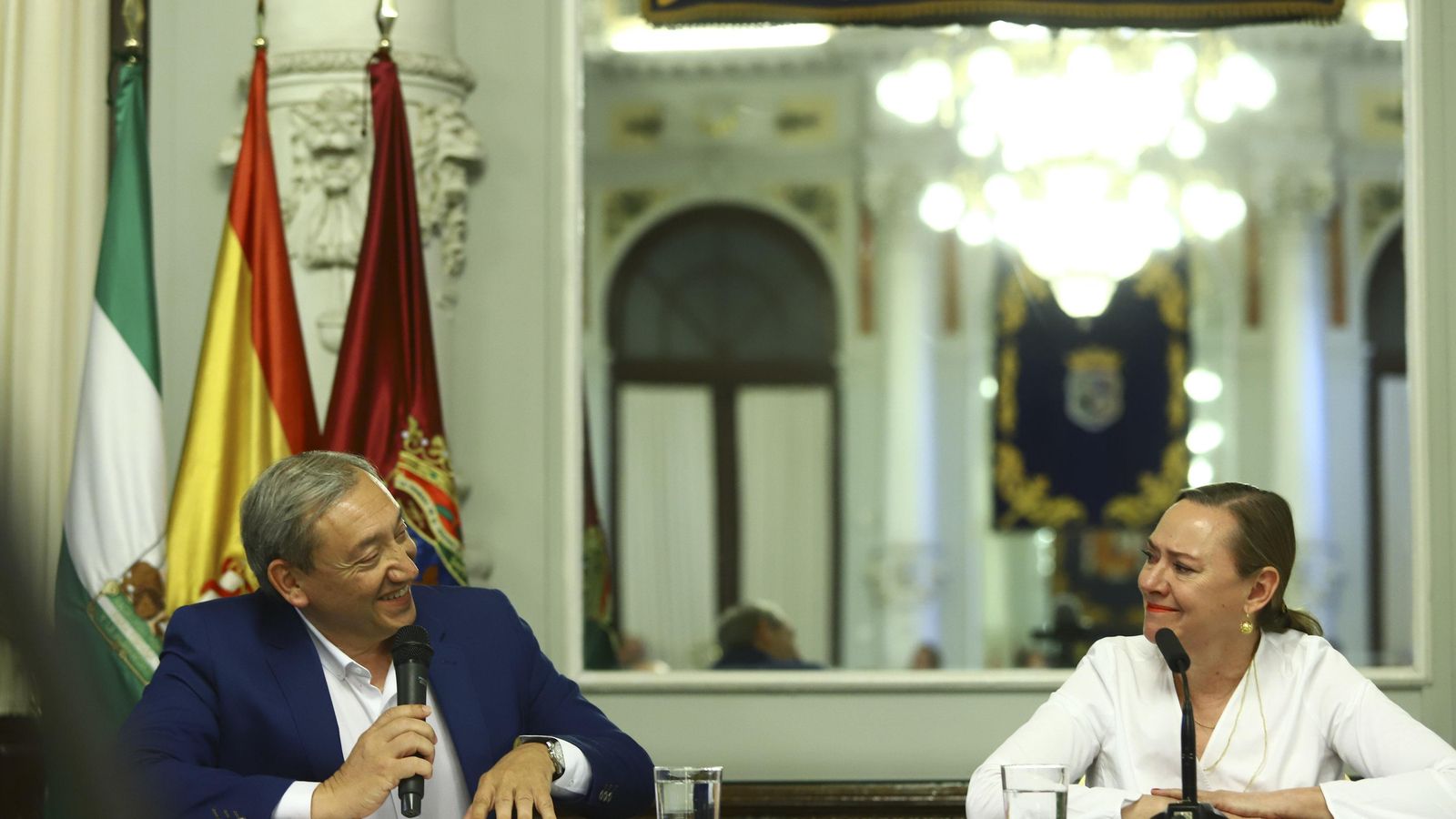 El director de ‘Málaga Hoy’, Antonio Méndez, y Laura García Lorca, durante su conversación. El director de ‘Málaga Hoy’, Antonio Méndez, y Laura García Lorca, durante su conversación.