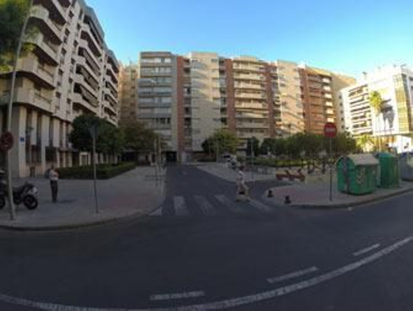 Zoido pone más plazas de zona azul en Nervión y Pirotecnia