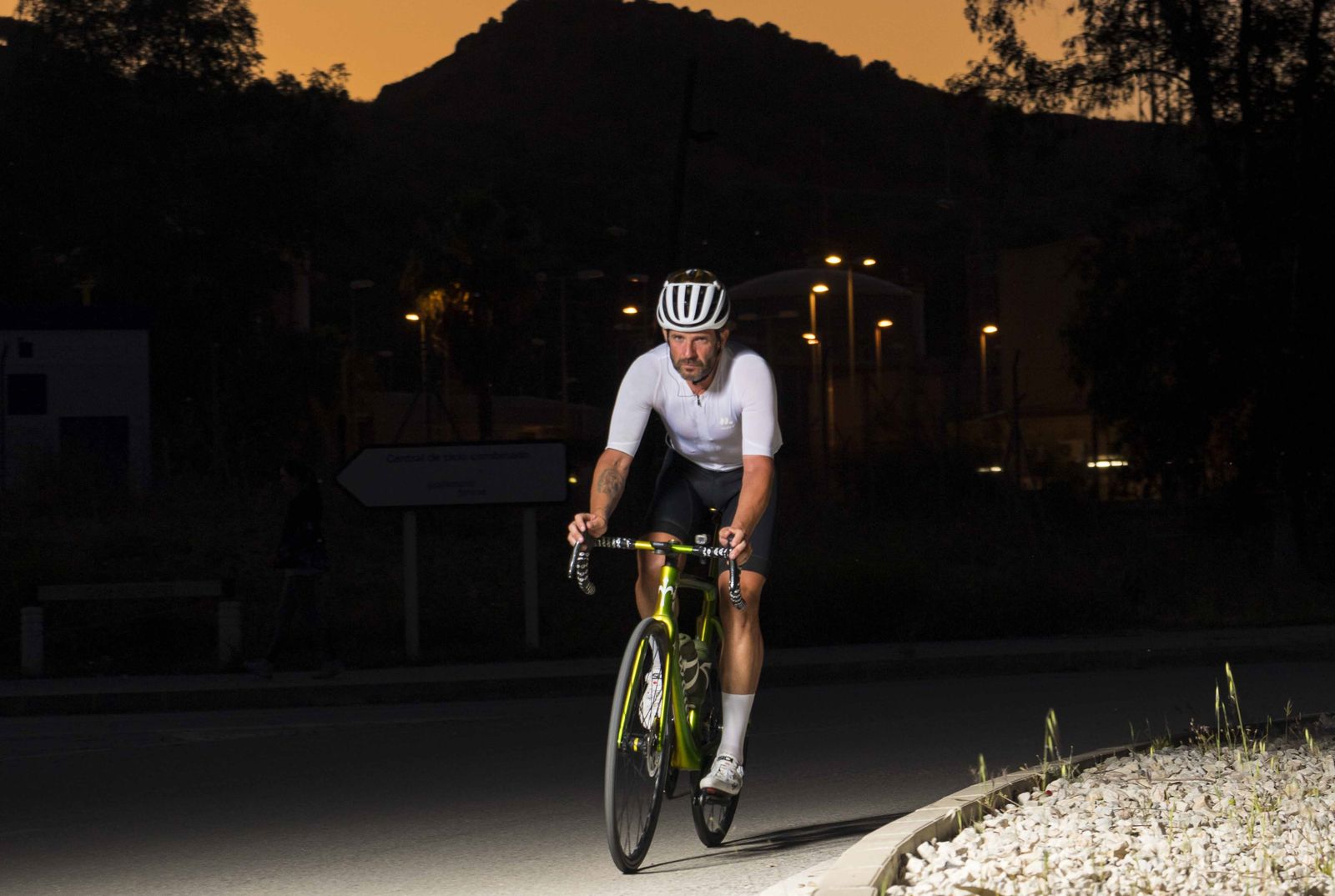 Miguel Solís, por el Parque Tecnológico.