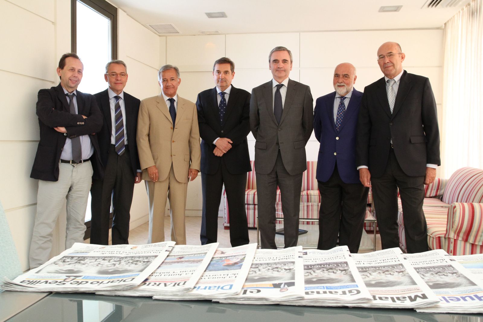 Foto de grupo del jurado de los premios a la Excelencia de las pymes andaluzas  de Caixabank.