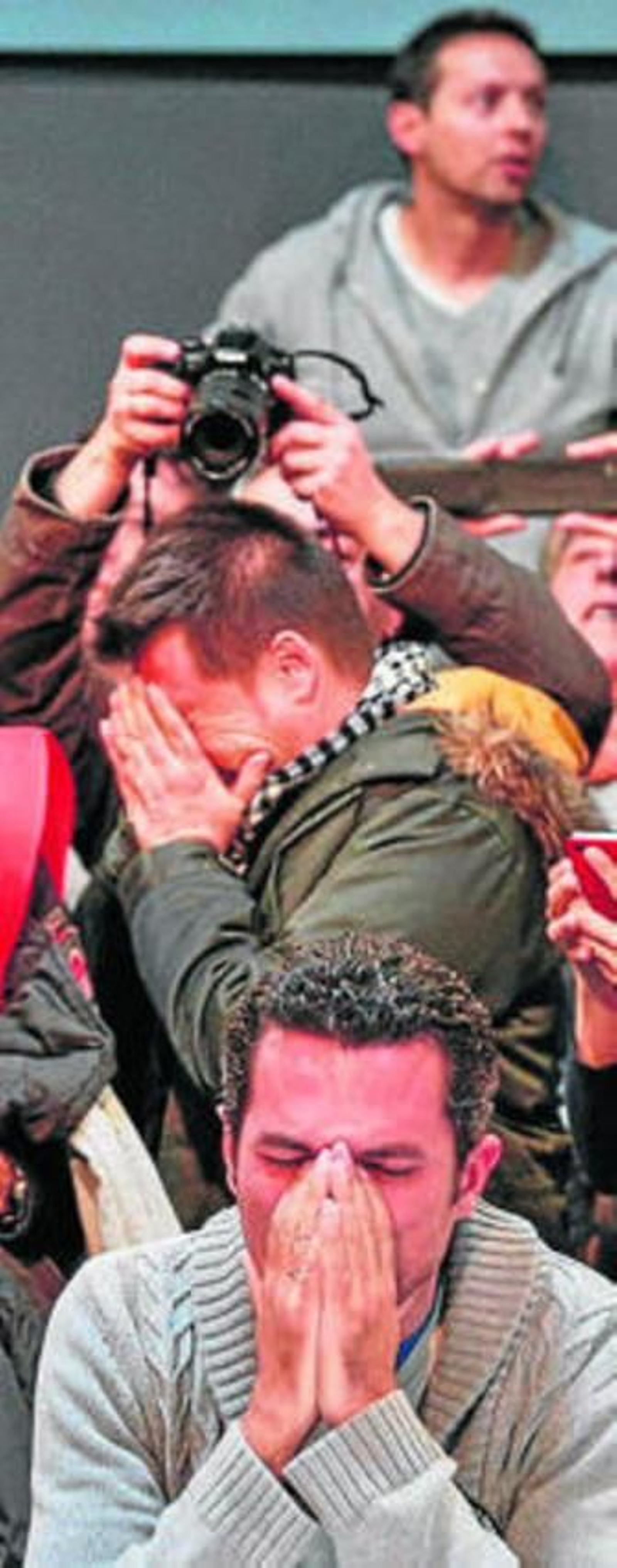 Trabajadores de Canal 9 en el cierre.