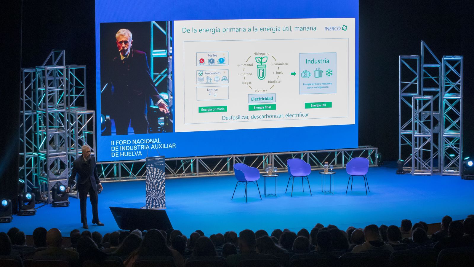 El profesor Vicente Cortés durante su intervención.