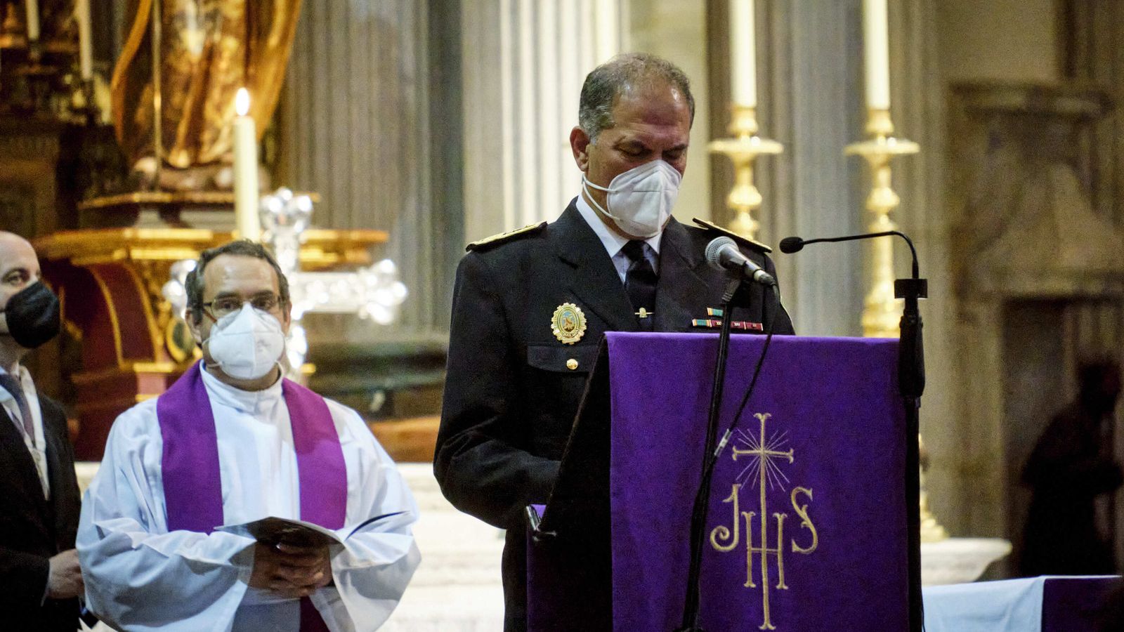 Vía Crucis de Piedad en el interior de La Catedral.