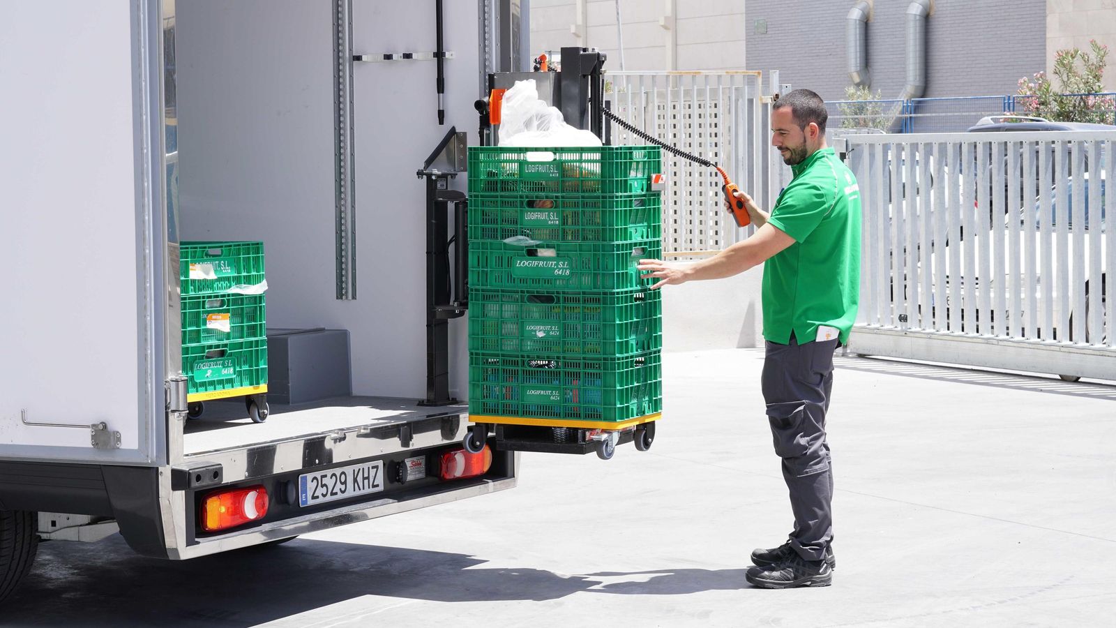 Repartidor con vehículo en Valencia