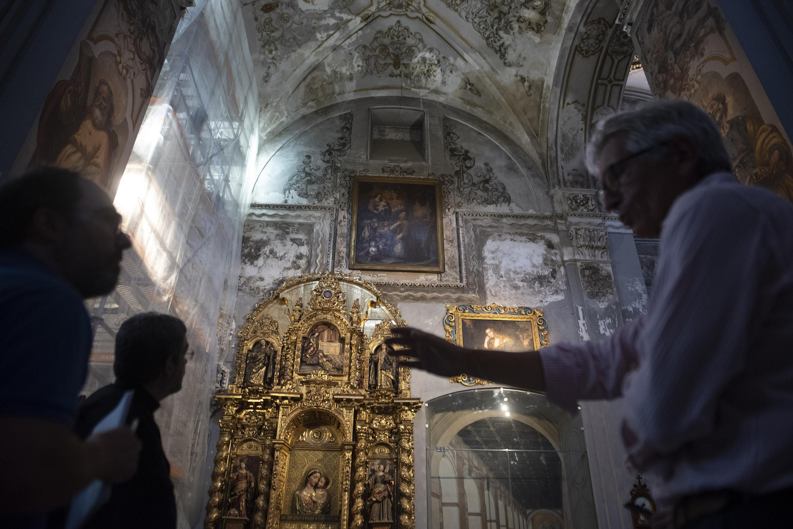 Todas las imágenes de la restauración de las pinturas en la Parroquia de la Magdalena