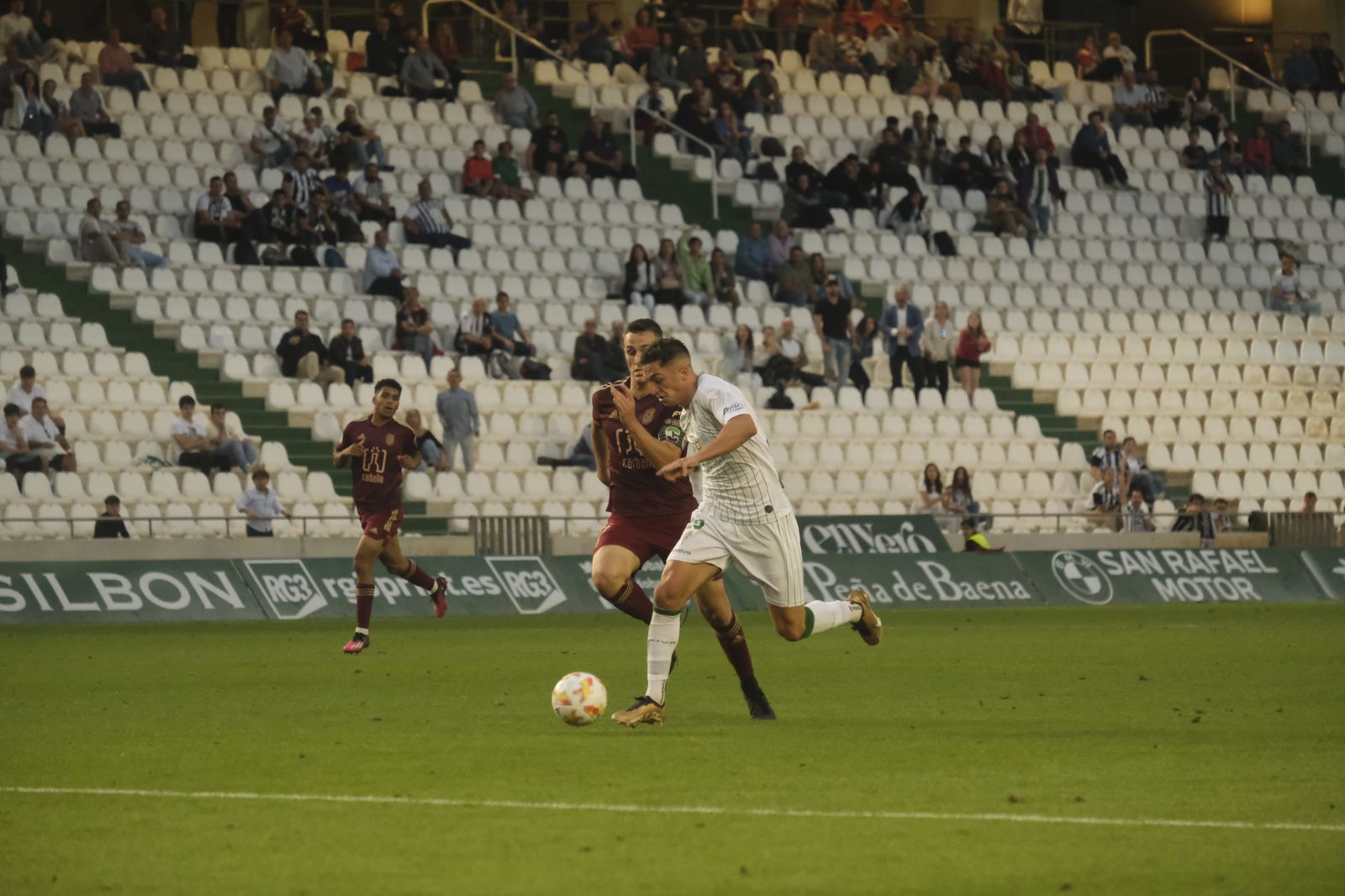 Las mejores fotos del ambiente en El Arcángel en el Córdoba CF - Badajoz
