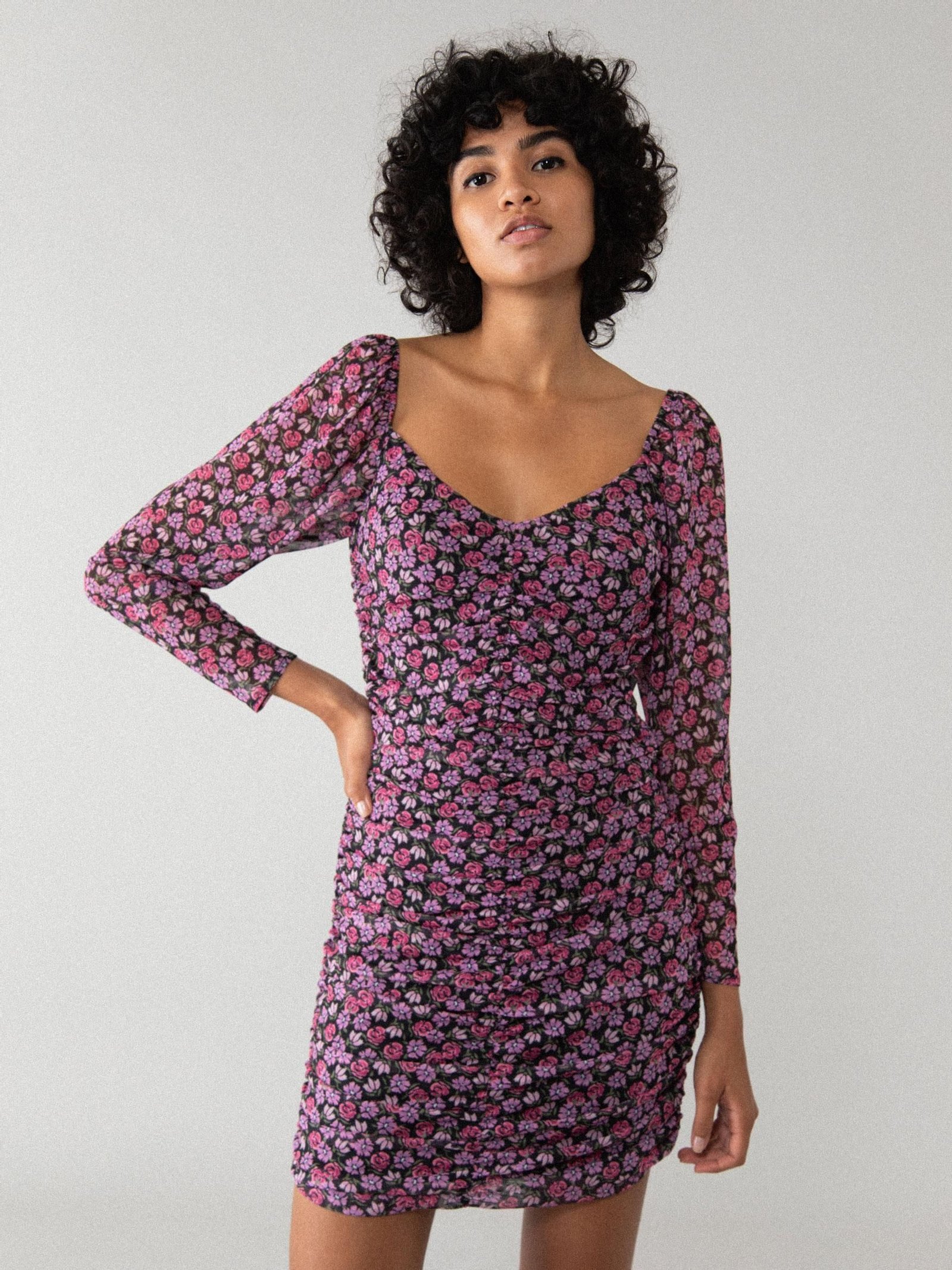 Vestido ajustado de flores de Lefties.