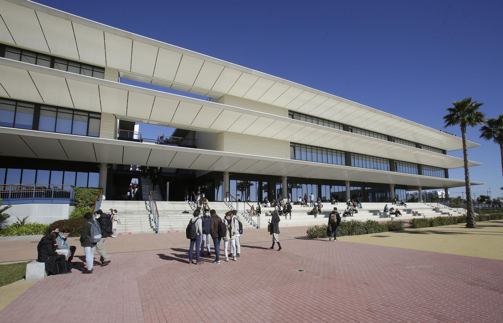 Imagen general de la sede de la Universidad Loyola en el campus de Dos Hermanas.