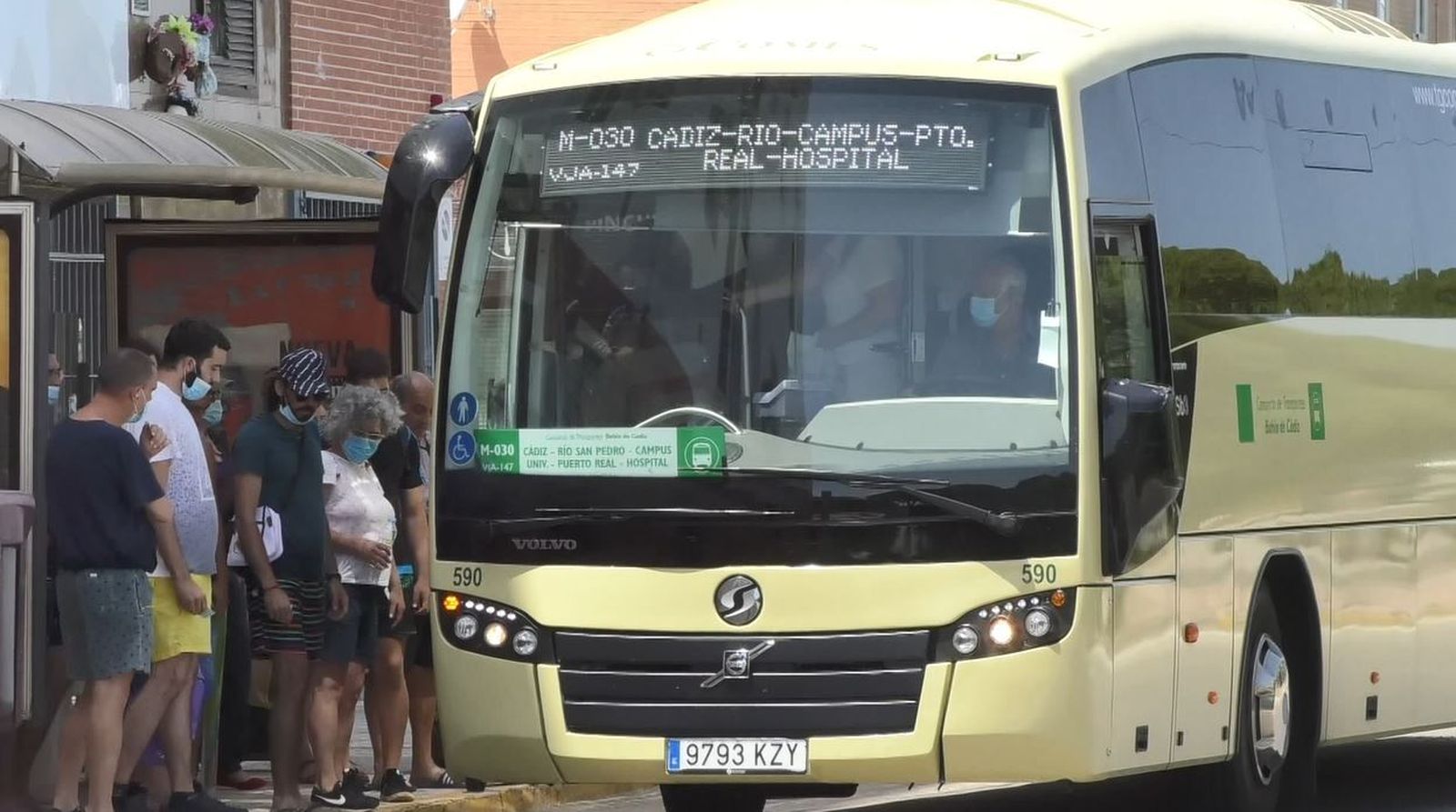 Parada de autobús en la barriada Río San Pedro