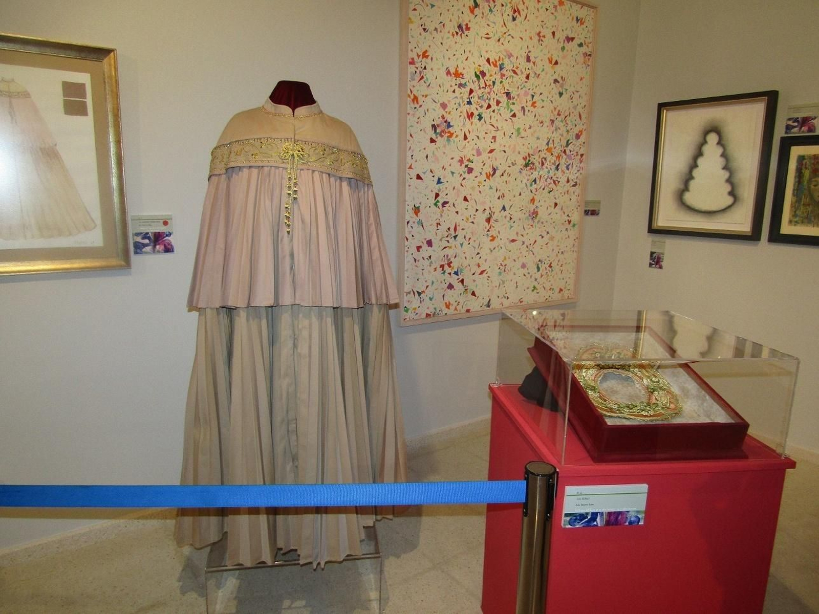 Muestras de la exposición 'Cien obras de Amor'.