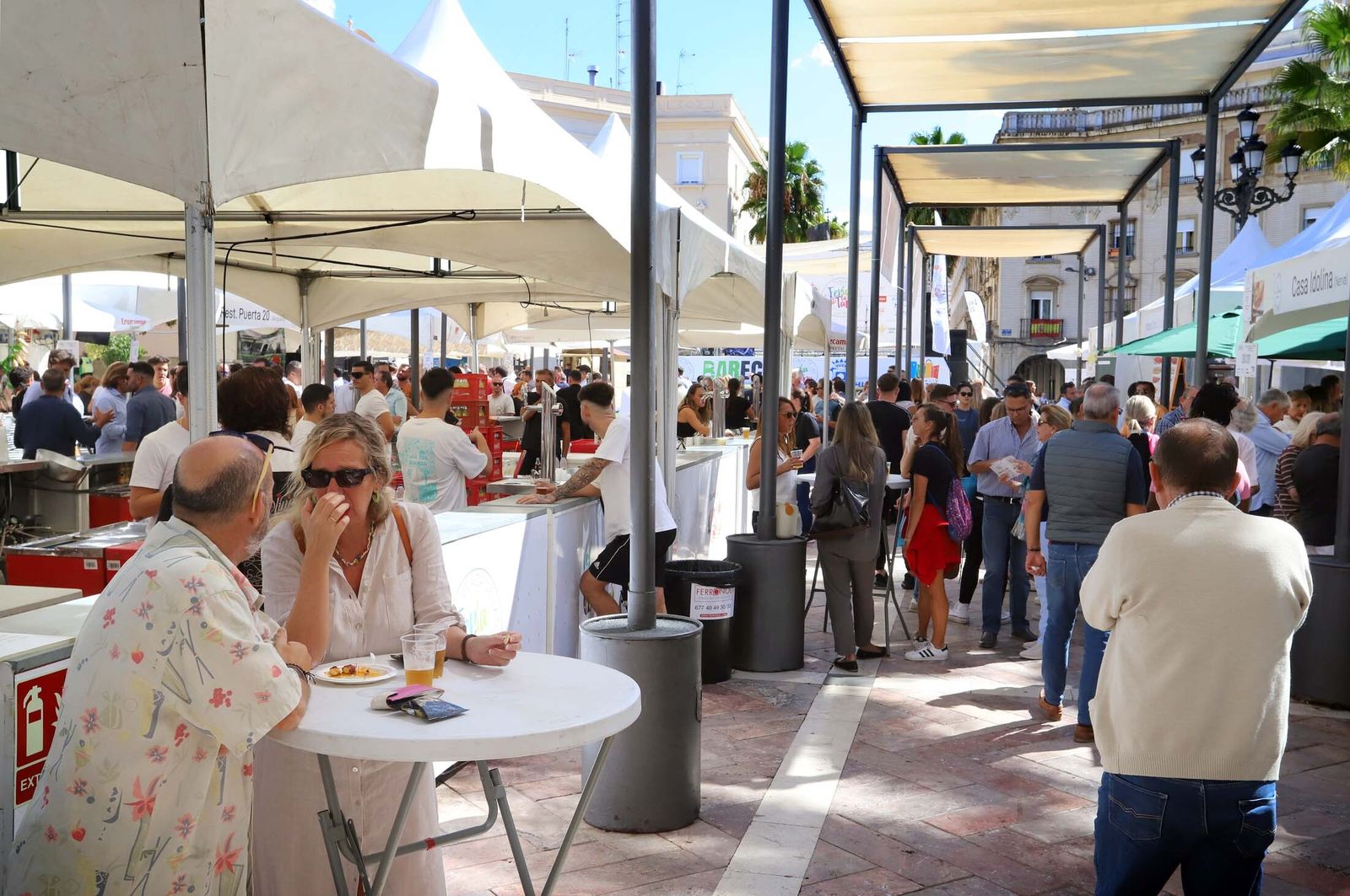 Imágenes del gran ambiente en el segundo día de la Feria de la Tapa