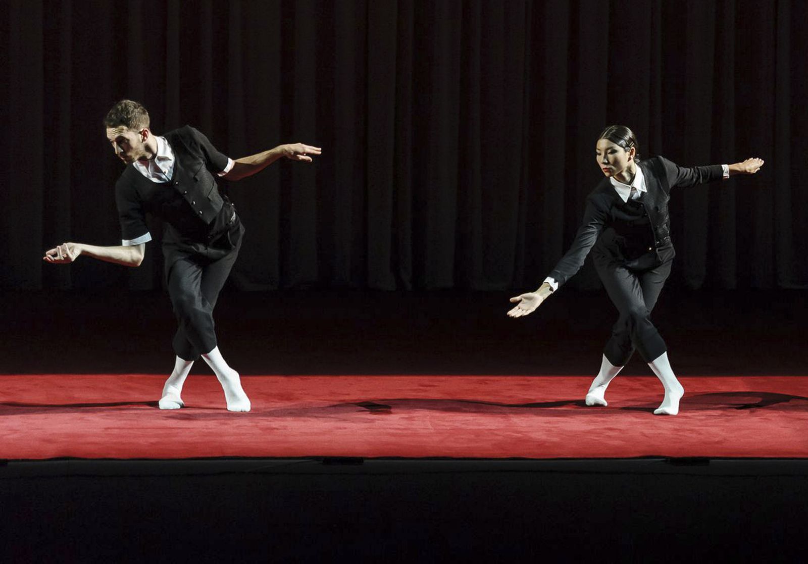 Un bailarín de la compañía La Veronal durante la representación.