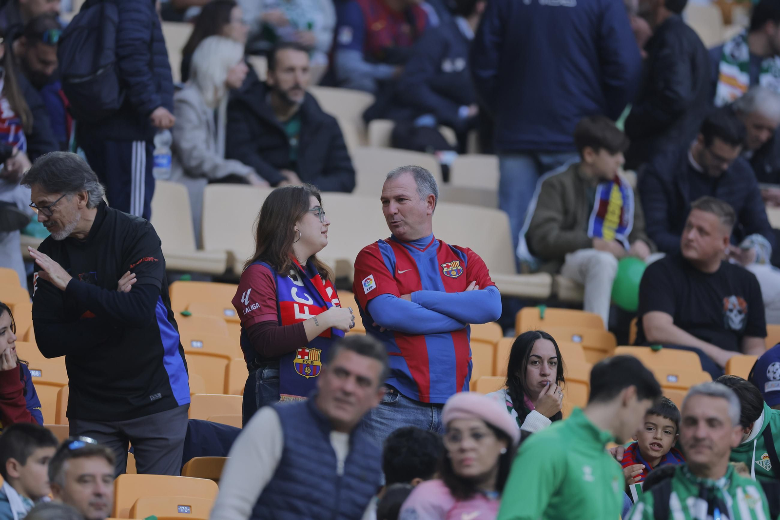 Búscate en las fotos del Betis - Barcelona