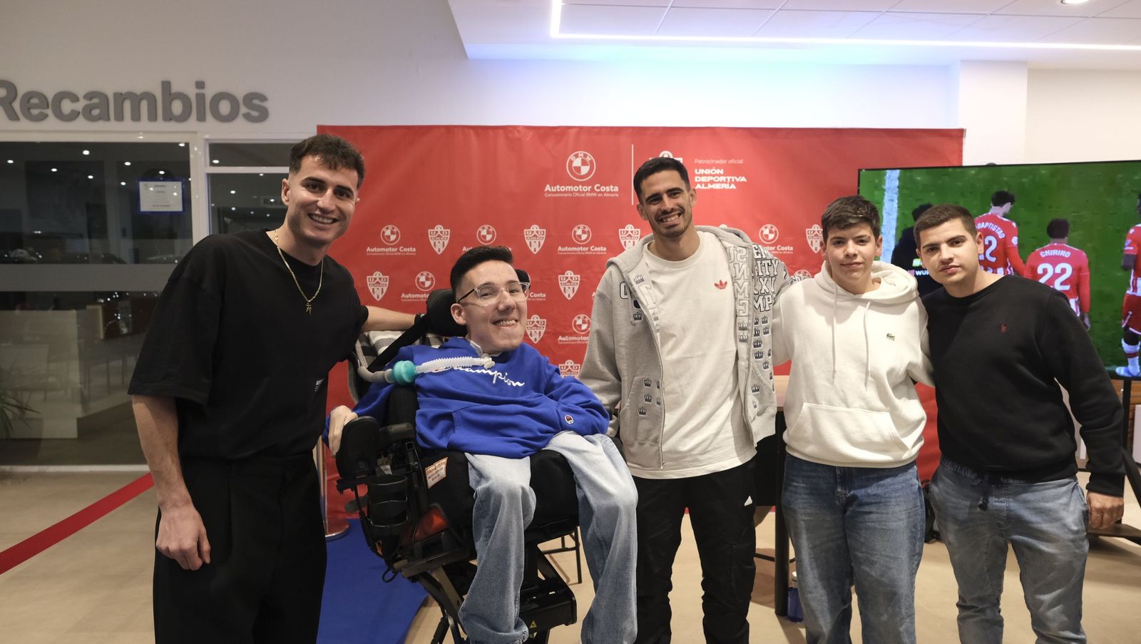 La firma de autógrafos de Jon Morcillo y Miguel de la Fuente en Automotor Costa BMW