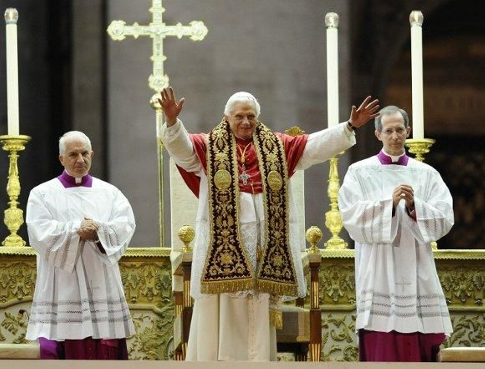 El Papa promete "hacer todo lo posible" para que los abusos no se repitan "jamás"