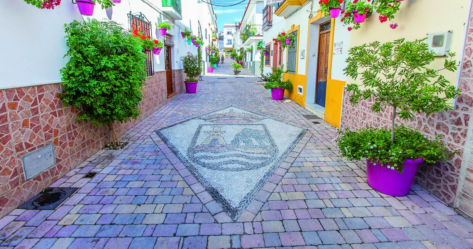 Estepona impulsará la economía local con un plan de adjudicación de obras menores.