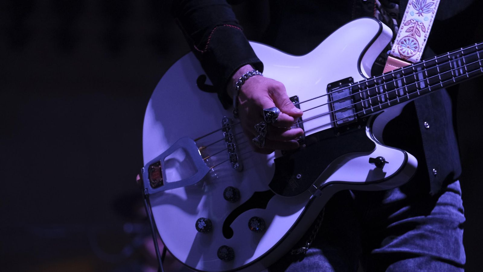 Los míticos Rebeldes abren la Feria de Almería 2024, en imágenes