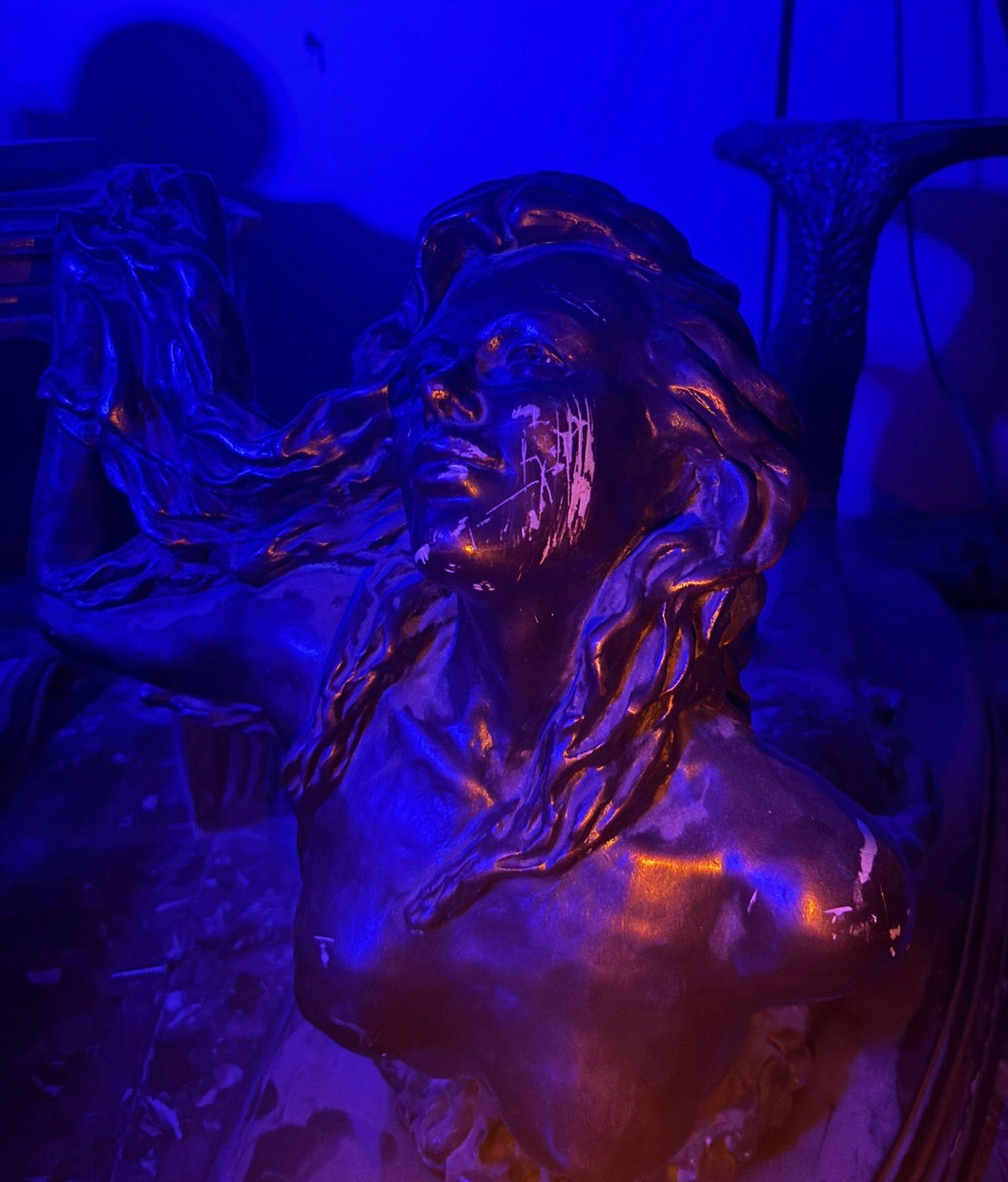 Mantén los ojos bien abiertos, en cualquier parte puede estar la pista que estábais buscando.