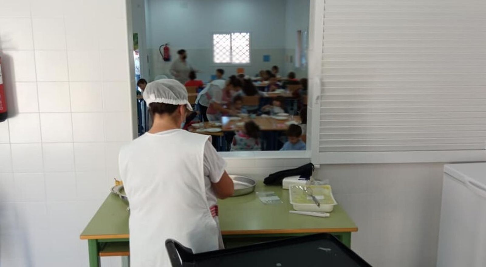 El colegio Príncipe Felipe de Chipiona cuenta desde esta semana con servicio de comedor.