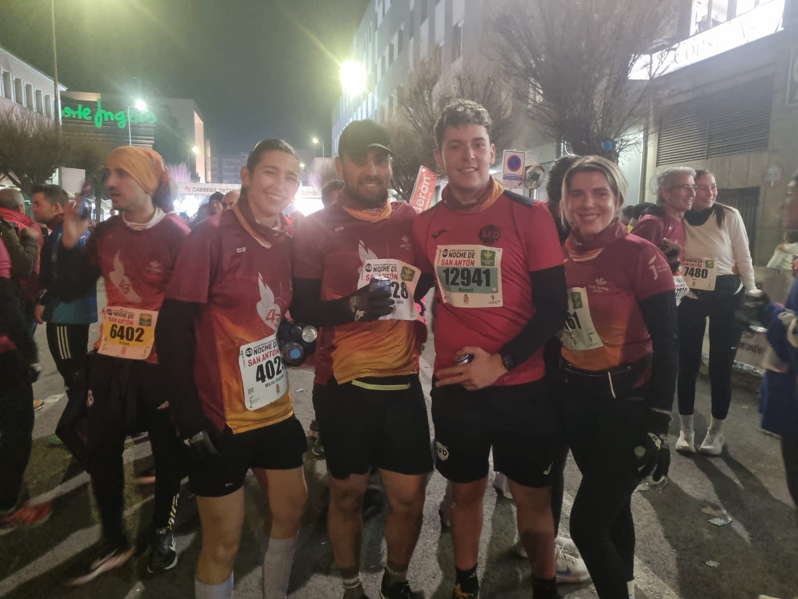 En imágenes: búscate en tu llegada a meta de la Carrera de San Antón 2026 (IV)