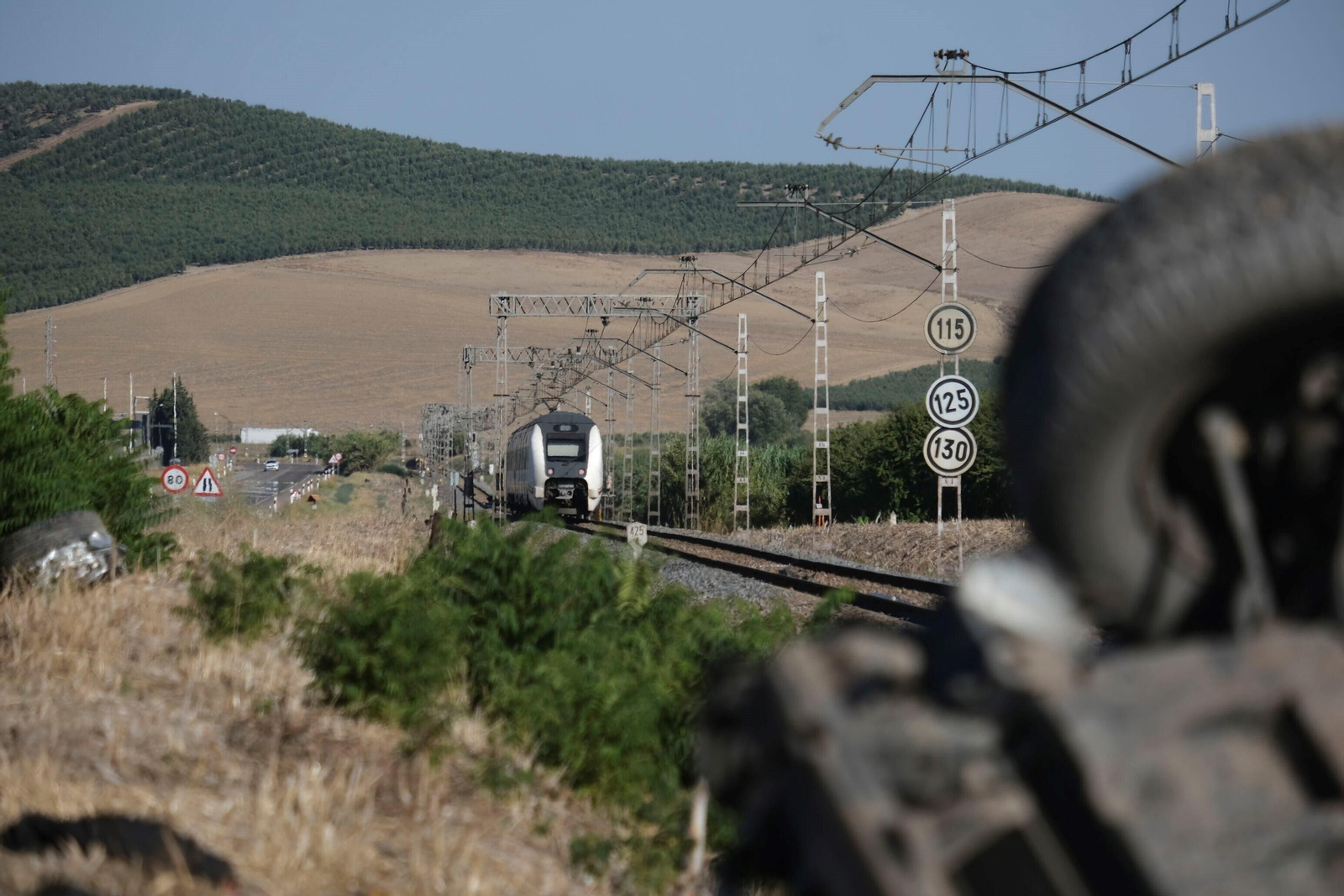 El accidente entre un tren y un coche en Alcolea, en imágenes El accidente entre un tren y un coche en Alcolea, en imágenes