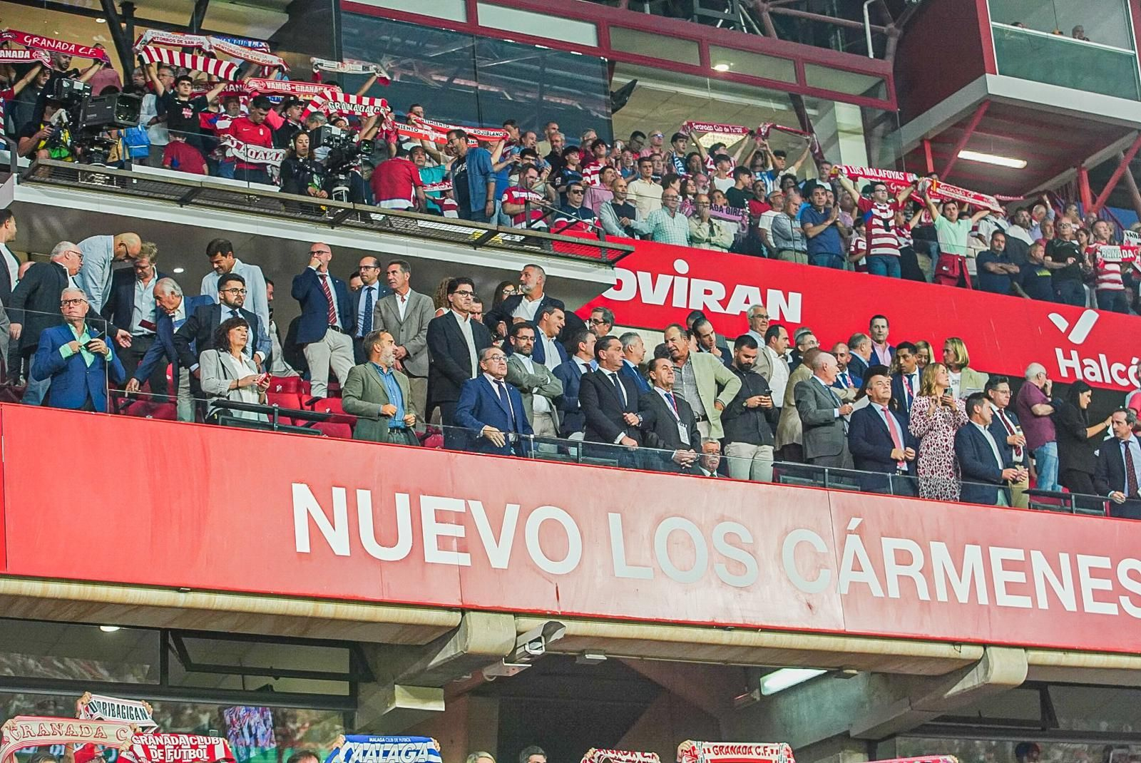 Encuéntrate en la grada de Los Cármenes en el Granada-Málaga