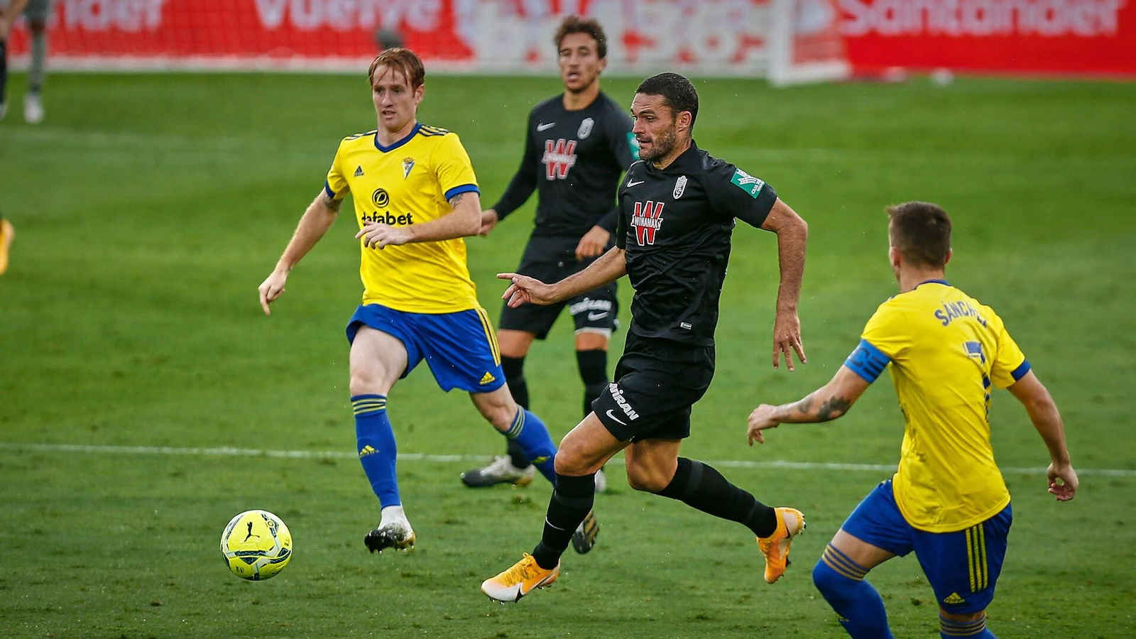 Partido de fútbol Cádiz CF - Granada Partido de fútbol Cádiz CF - Granada
