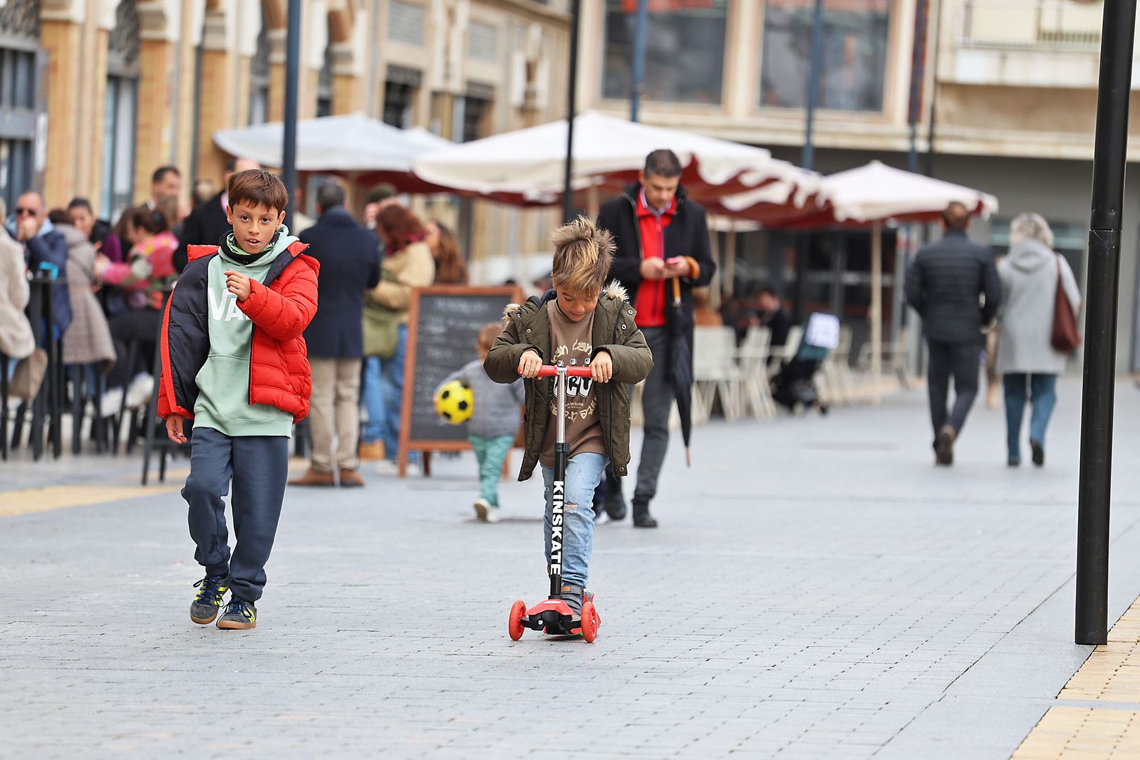 Último domingo de 2025: Ambiente y tiempo inestable marcan los preparativos de fin de año