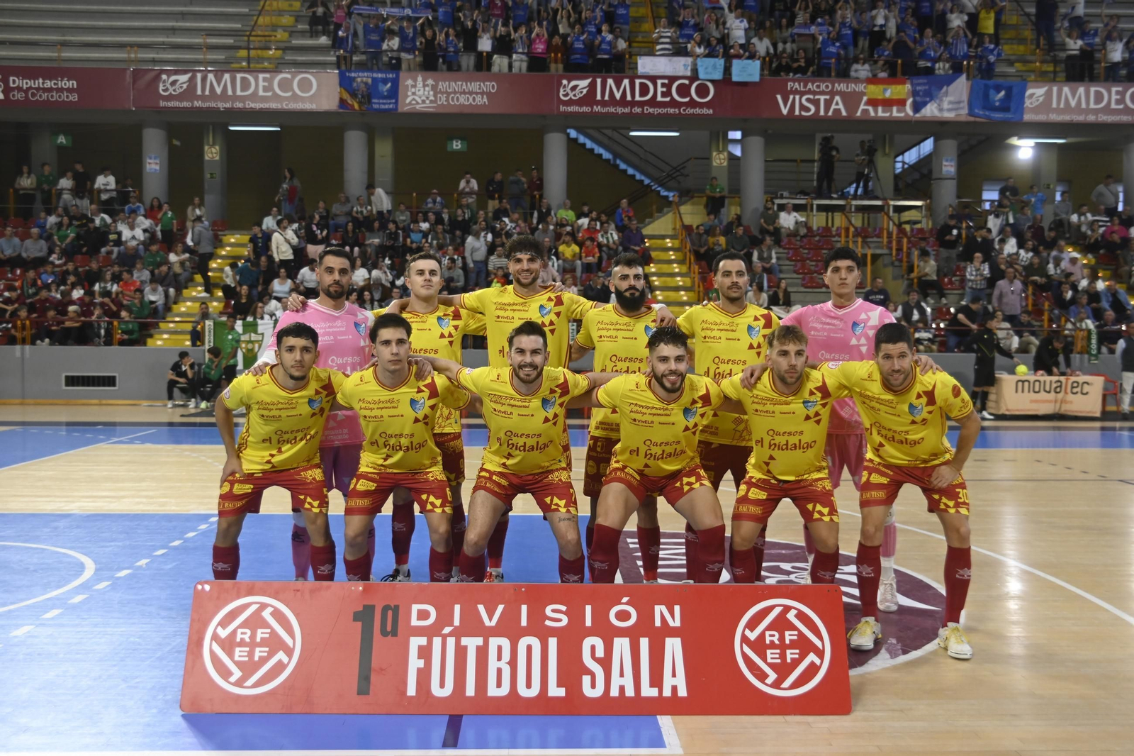 Las mejores fotos del ambiente en Vista Alegre en el Córdoba Futsal - Mazanares