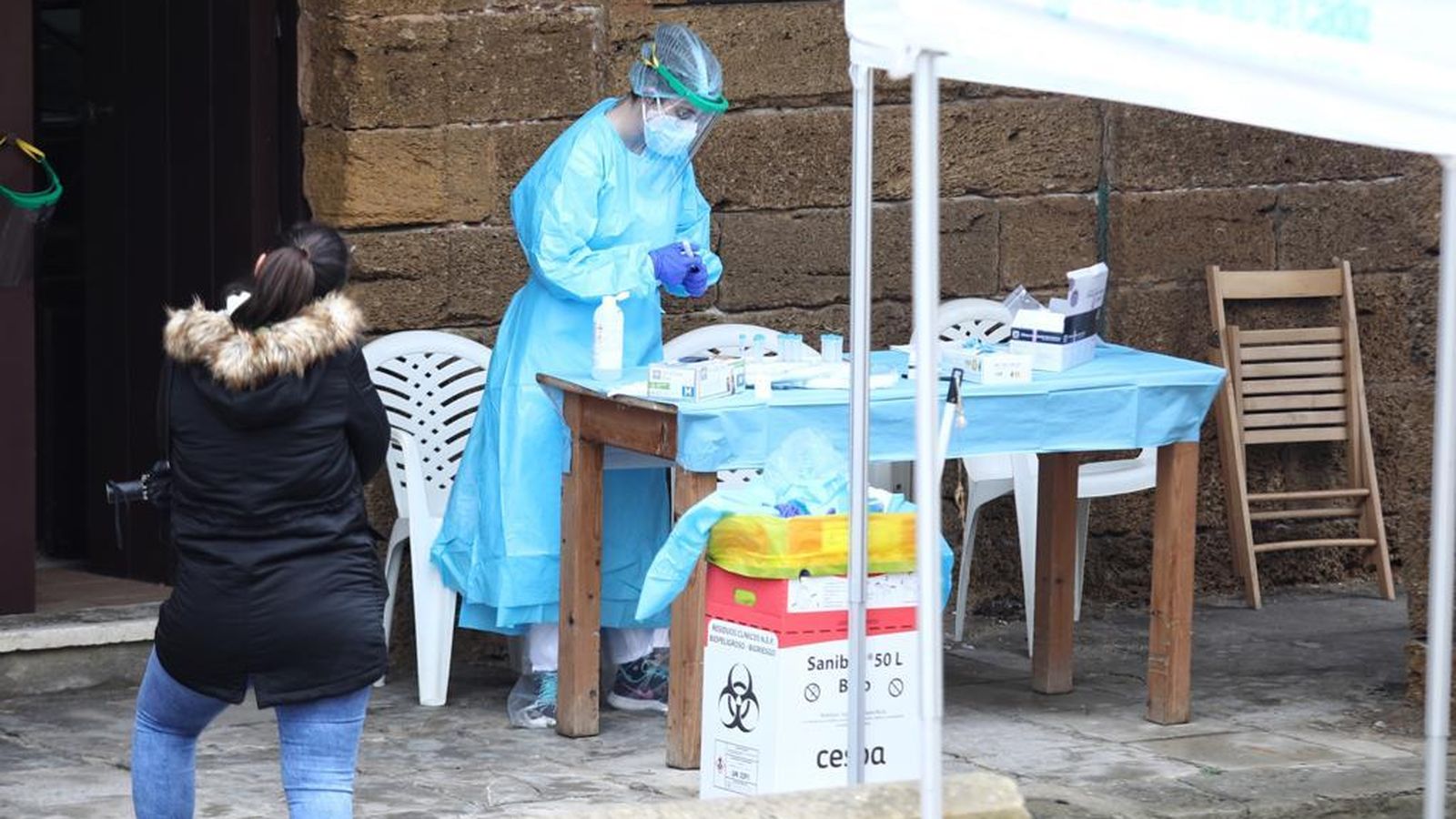 Personal de Salud ya está dispuesto en el patio de la Casa del Niño Jesús.