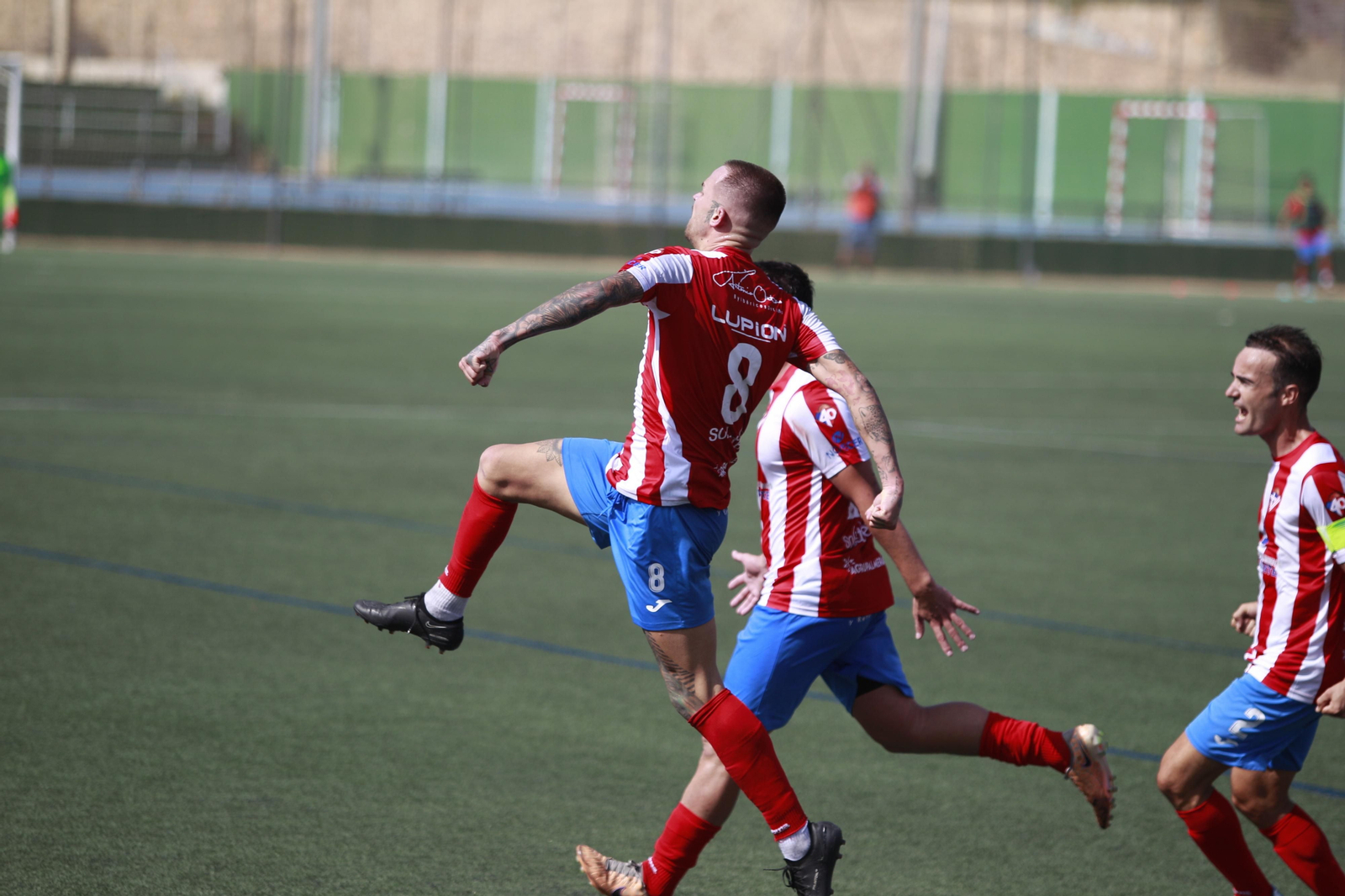 Los rojiblancos celebran un tanto de Jay Spires en un partido en casa de la presente temporada.