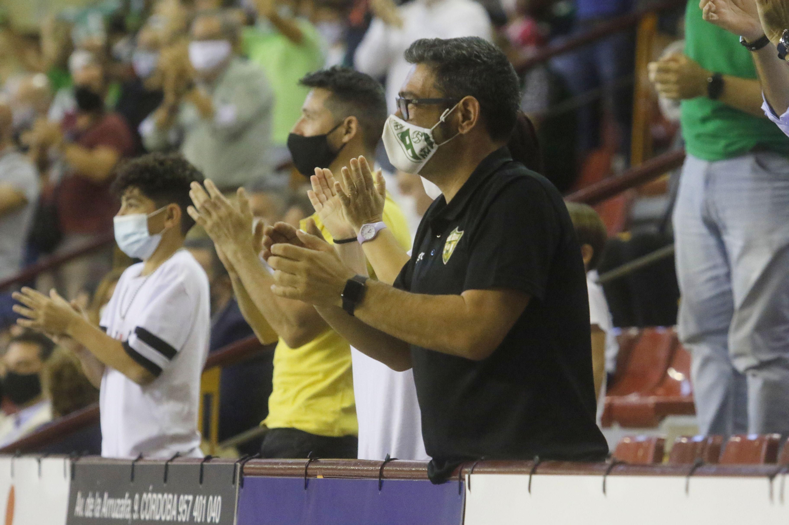 Las fotos del estreno liguero del Córdoba Futsal ante el Burela